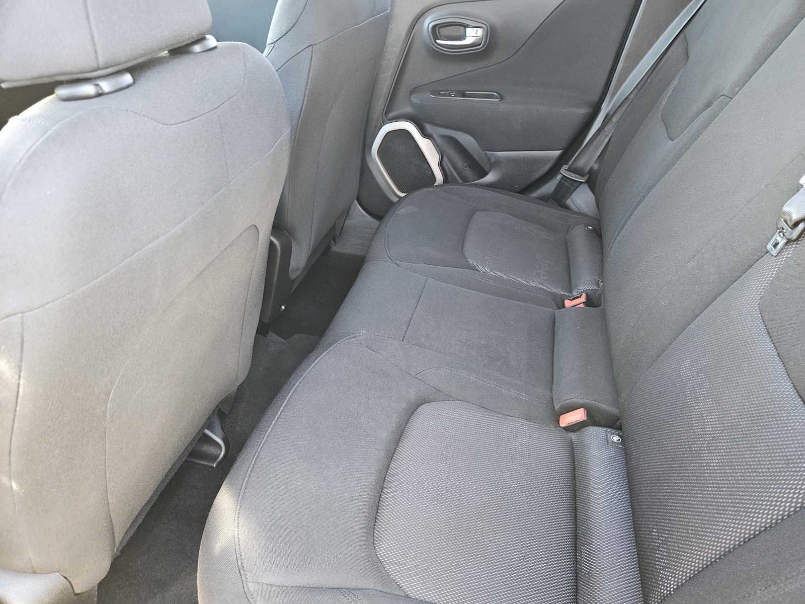 Thumbnail: 2017 Jeep Renegade - 28