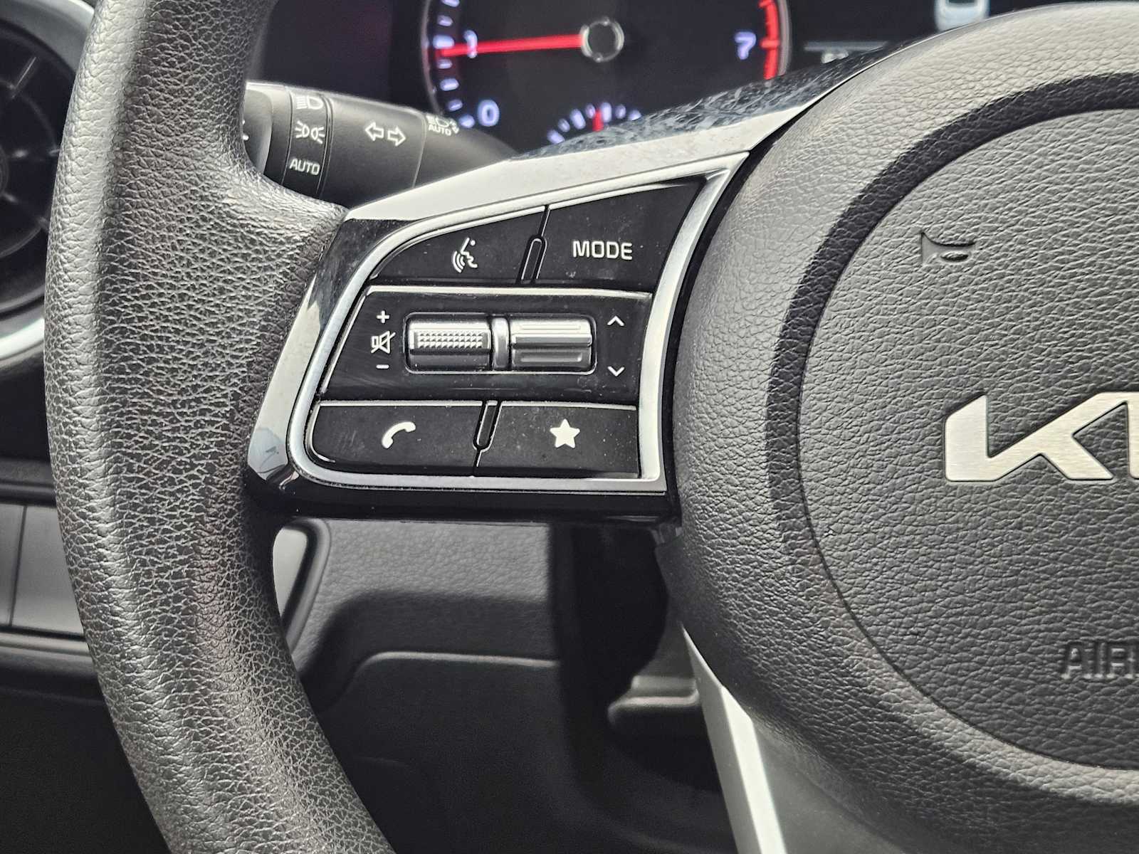 Thumbnail: 2023 Kia Forte - 25