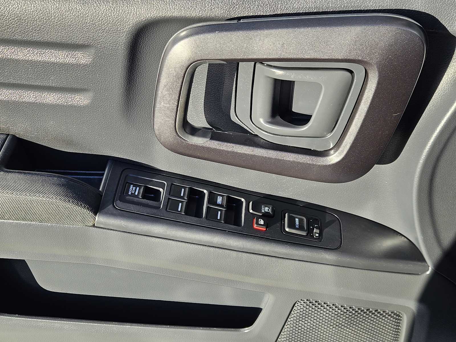 Thumbnail: 2013 Honda Ridgeline - 21