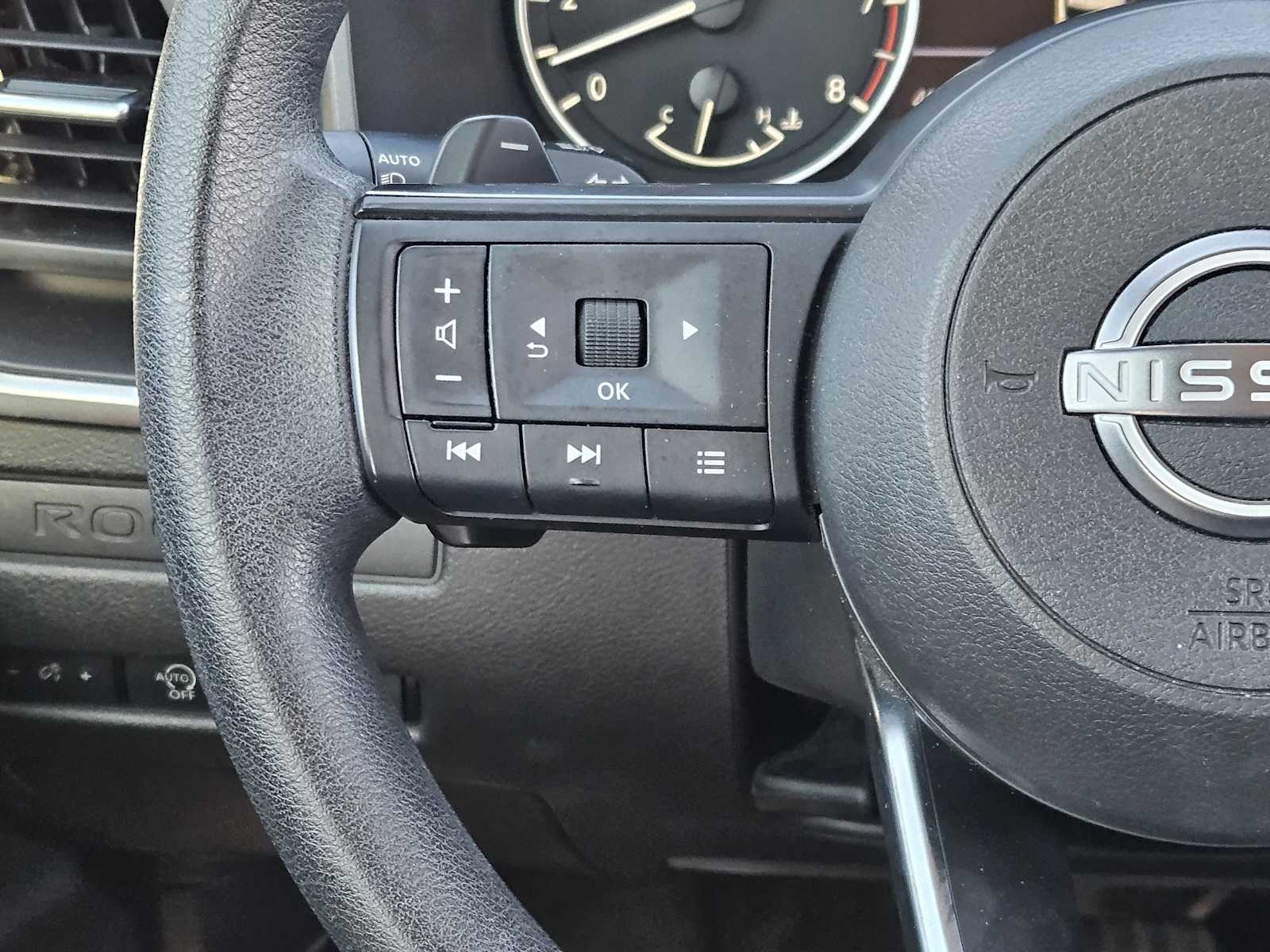 Thumbnail: 2023 Nissan Rogue - 25