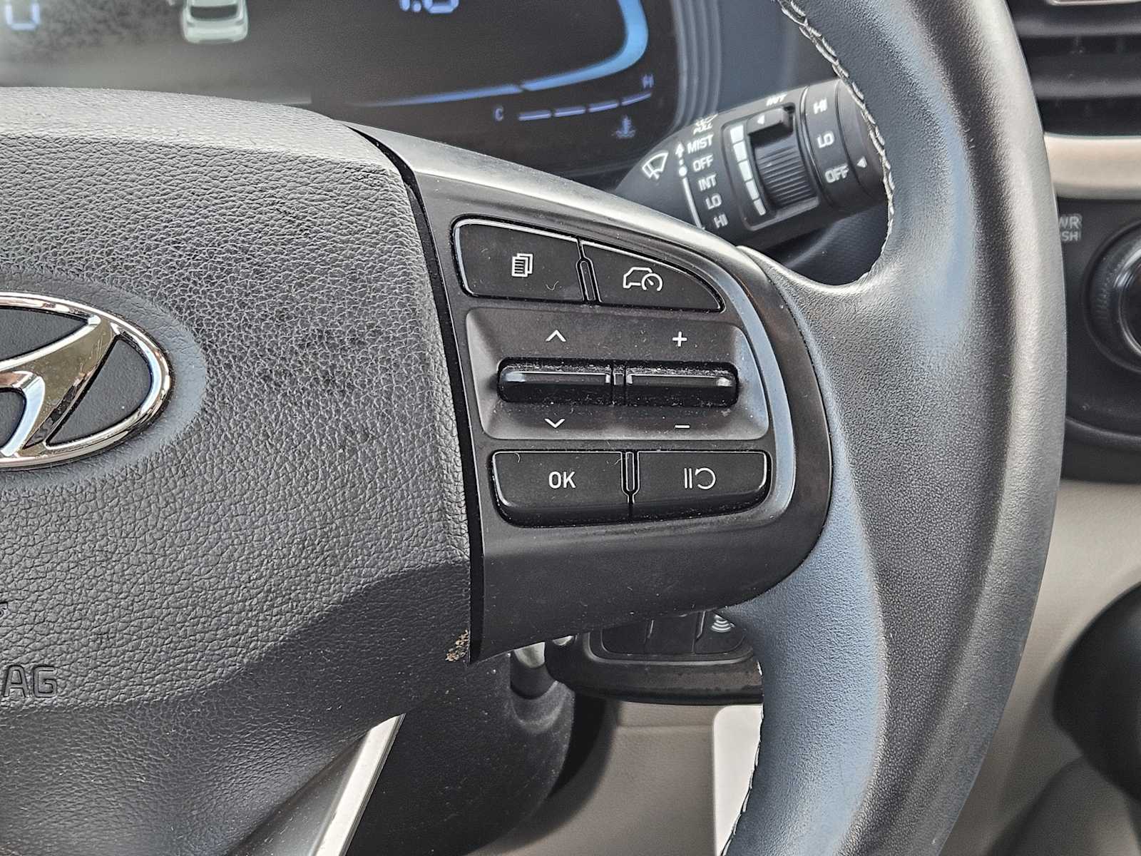 Thumbnail: 2023 Hyundai Venue - 26