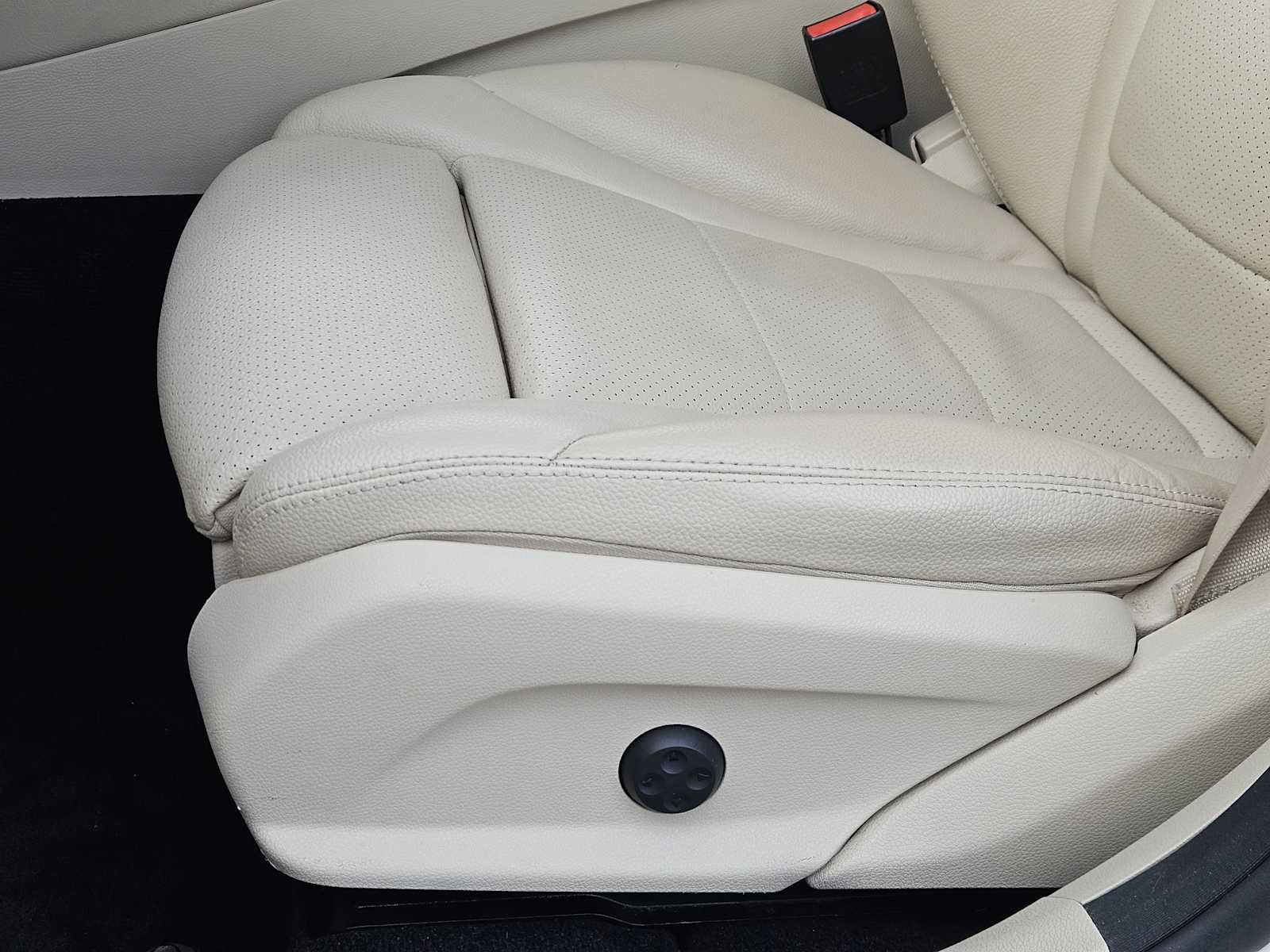 Thumbnail: 2017 Mercedes-Benz GLC - 21