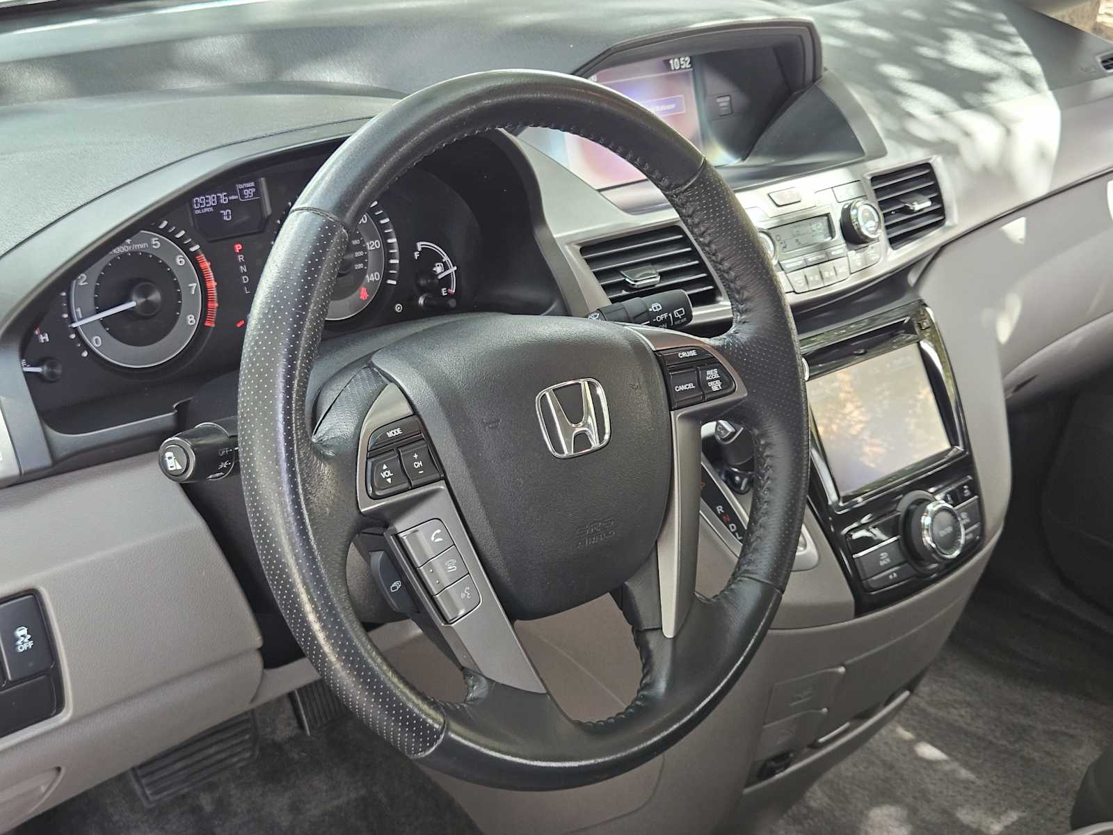 2016 Honda Odyssey EX-L - Photo 2