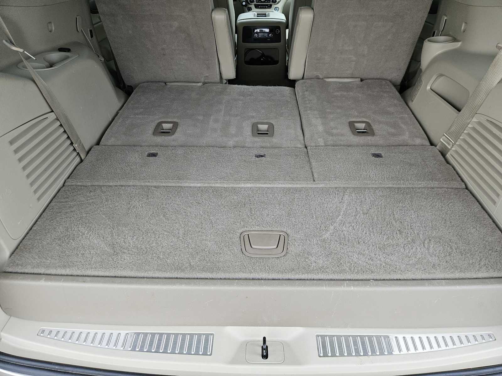 Thumbnail: 2017 GMC Yukon - 32