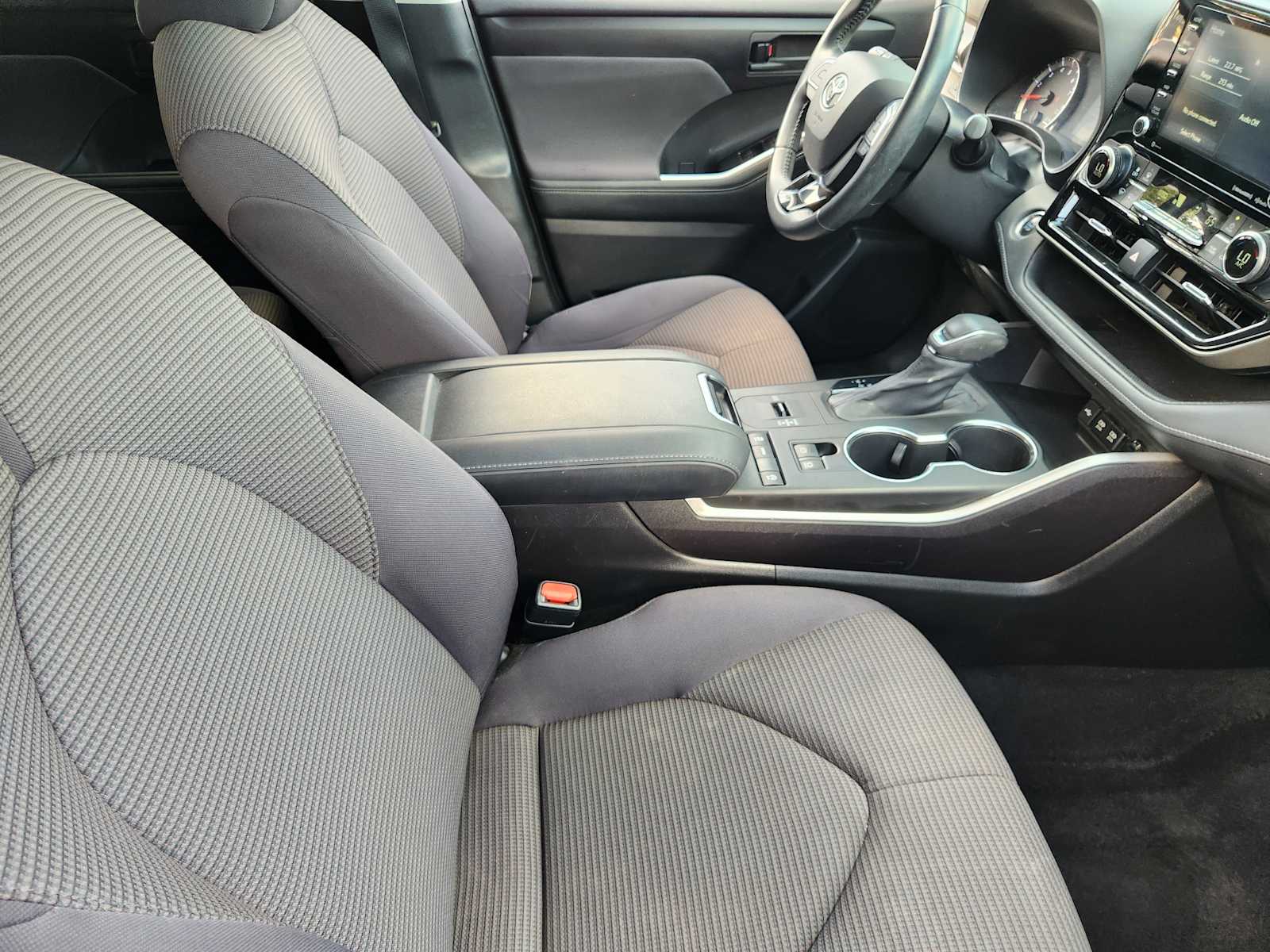 Thumbnail: 2021 Toyota Highlander - 11