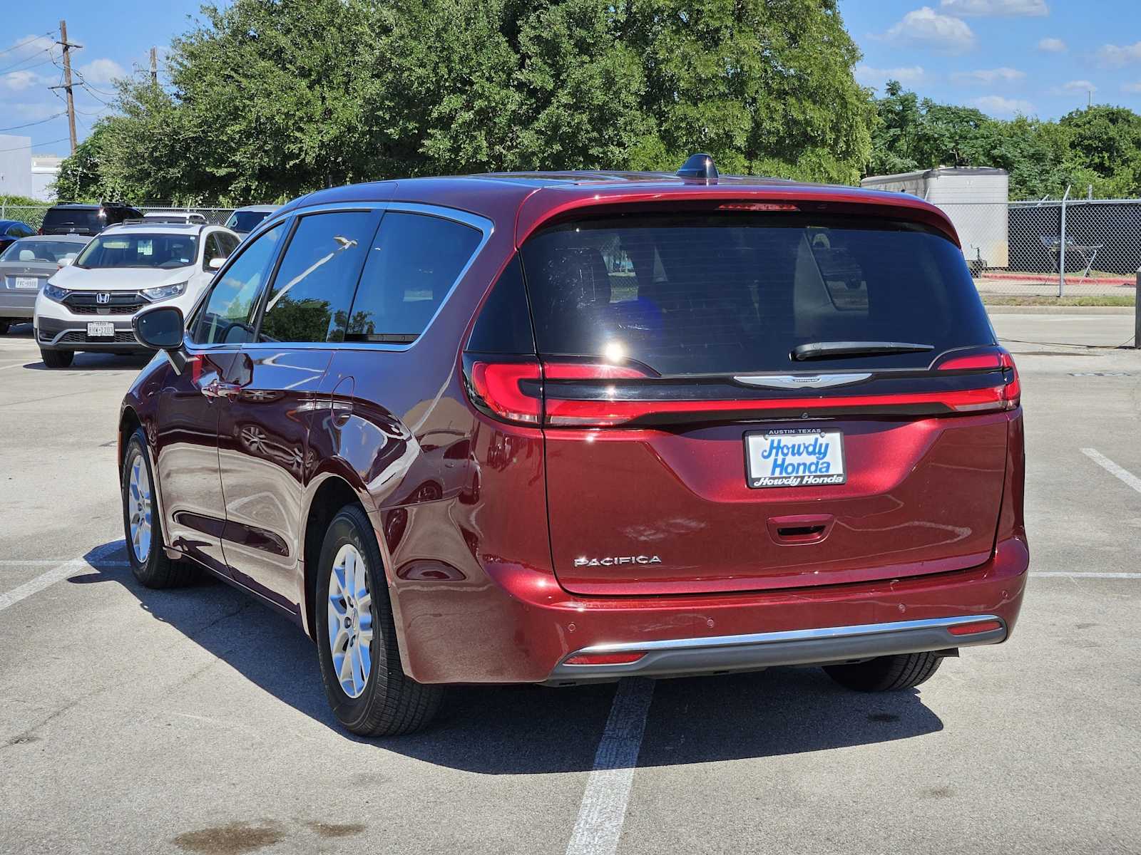 Thumbnail: 2023 Chrysler Pacifica - 5