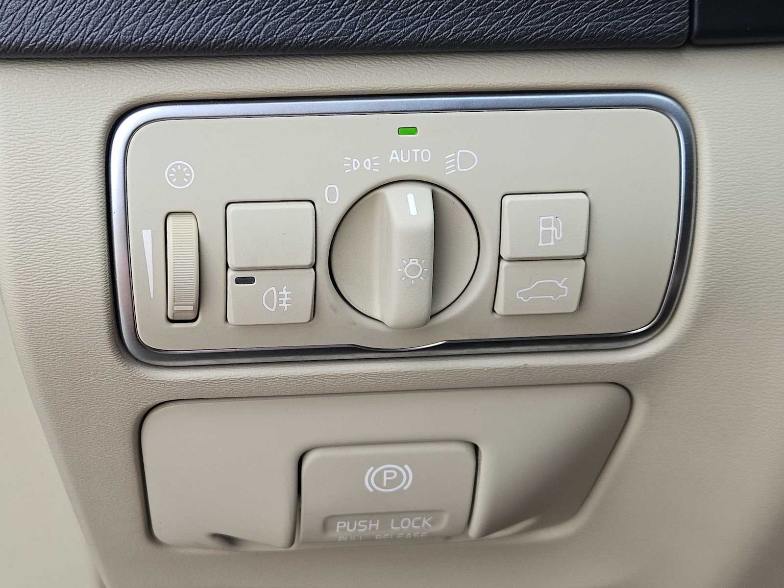 Thumbnail: 2015 Volvo S60 - 20