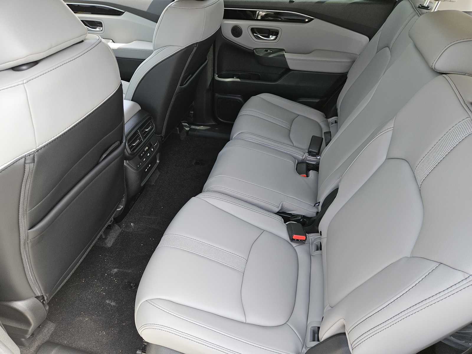 Thumbnail: 2025 Honda Pilot - 21