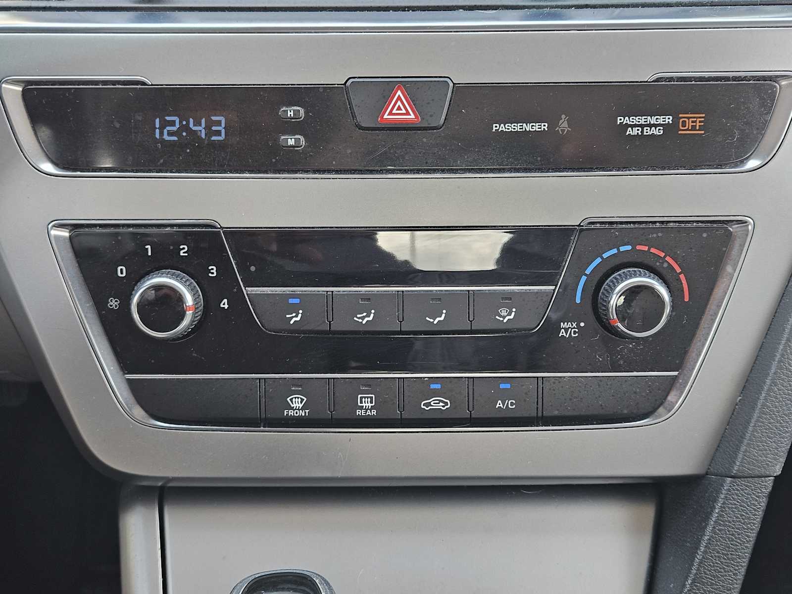 Thumbnail: 2015 Hyundai Sonata - 18