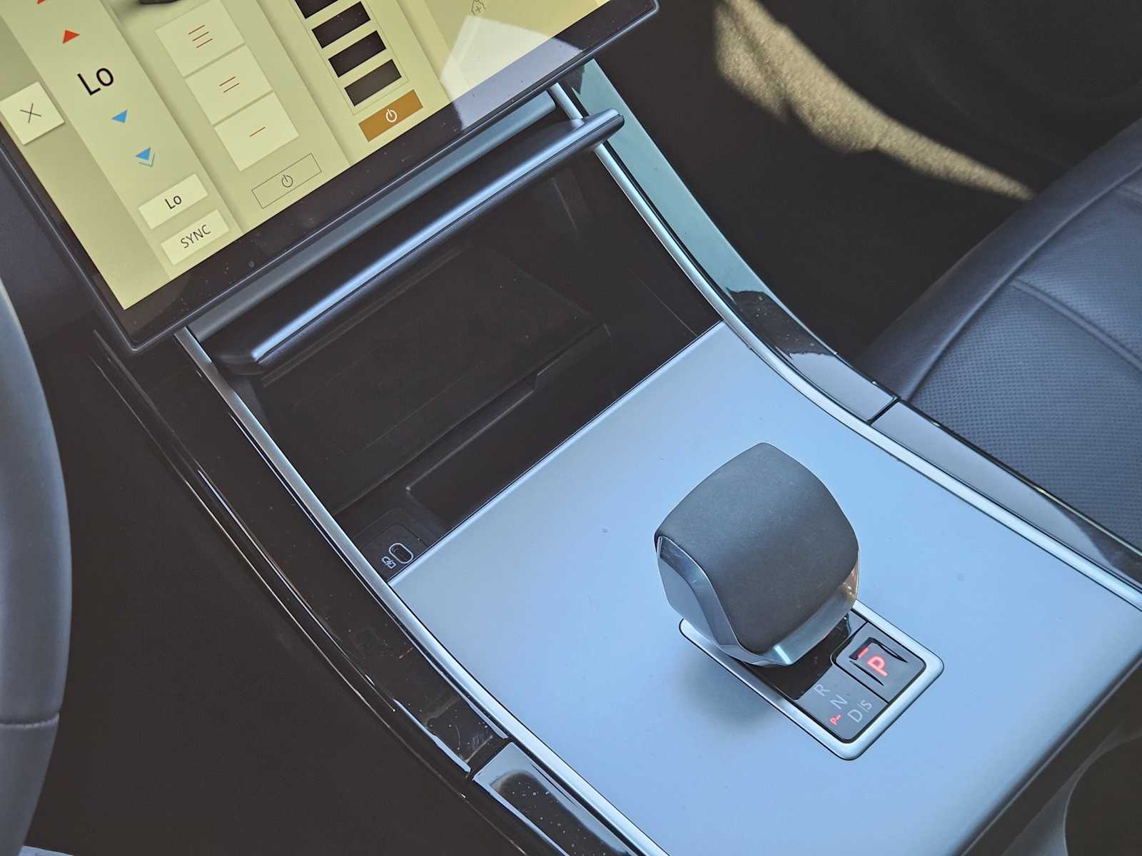 Thumbnail: 2024 Land Rover Range Rover Evoque - 19