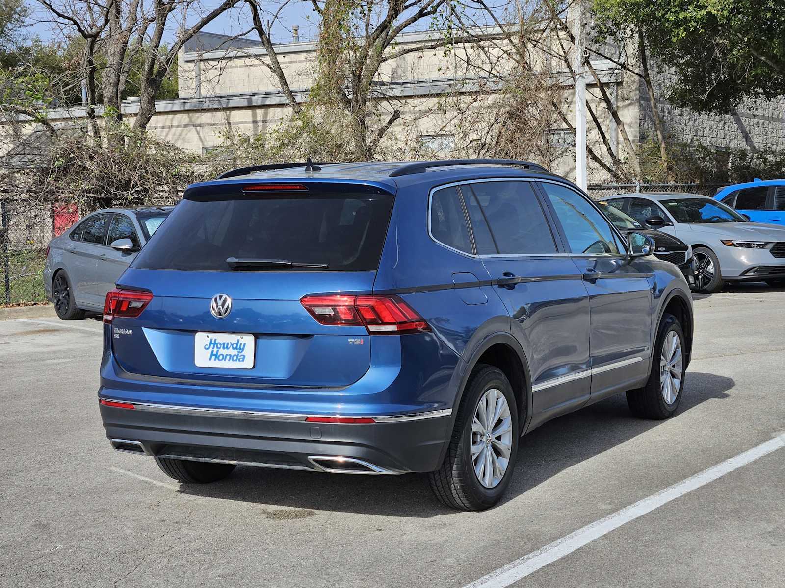 Thumbnail: 2018 Volkswagen Tiguan - 6