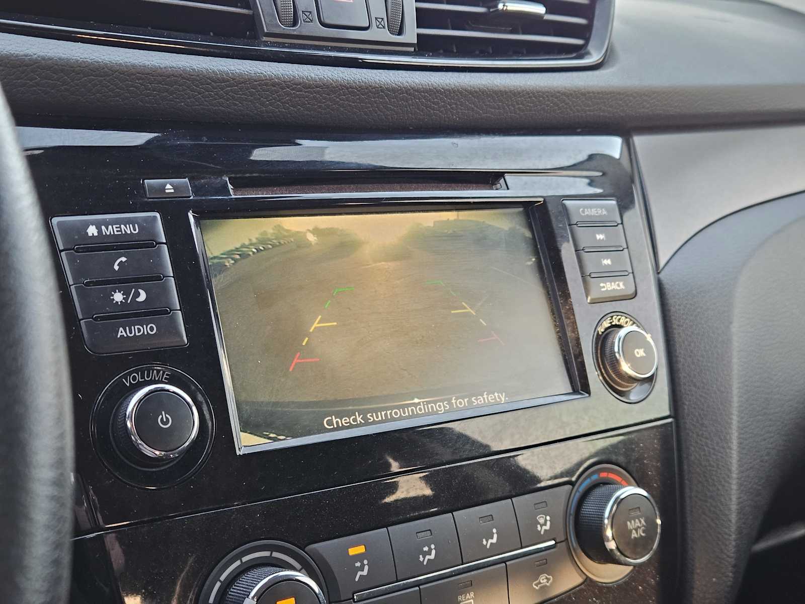 Thumbnail: 2020 Nissan Rogue Sport - 17