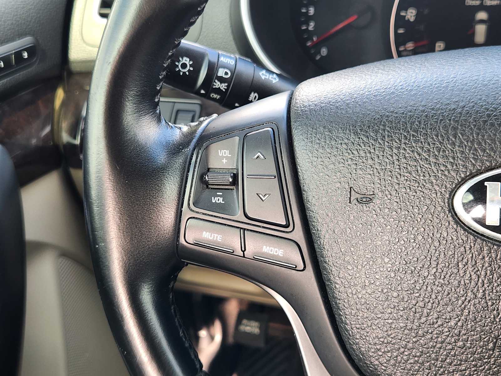 Thumbnail: 2014 Kia Sorento - 27