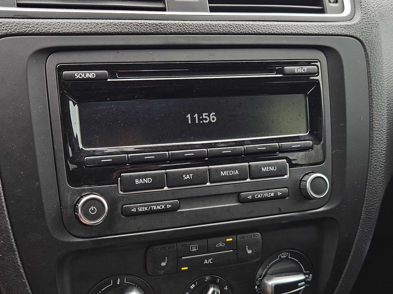 Thumbnail: 2014 Volkswagen Jetta - 16