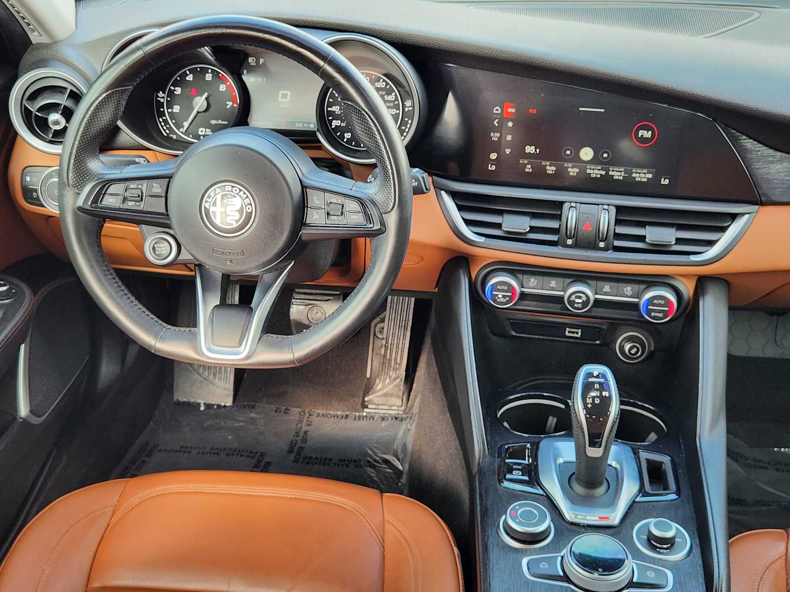 Thumbnail: 2020 Alfa Romeo Giulia - 25
