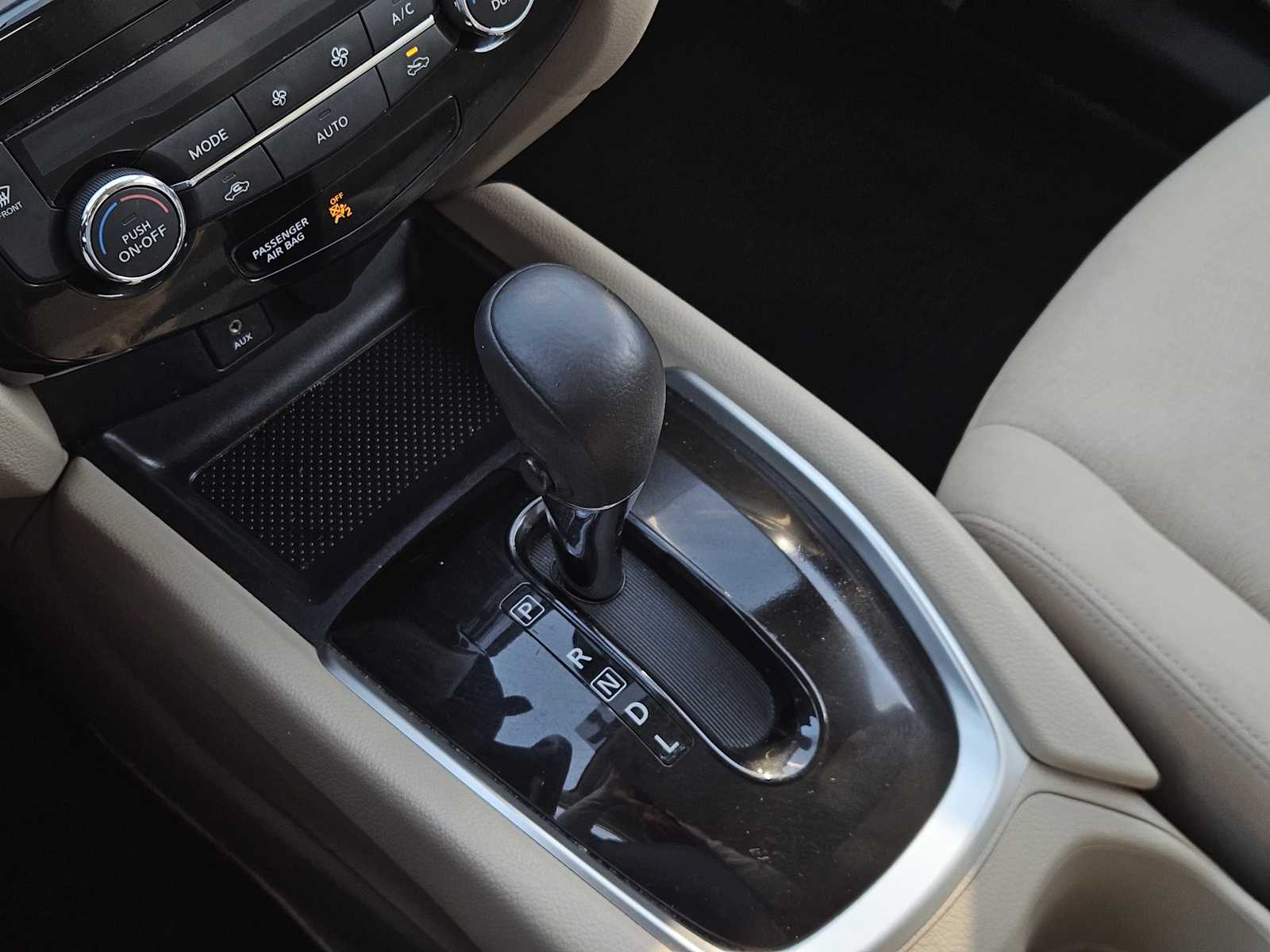 Thumbnail: 2016 Nissan Rogue - 20