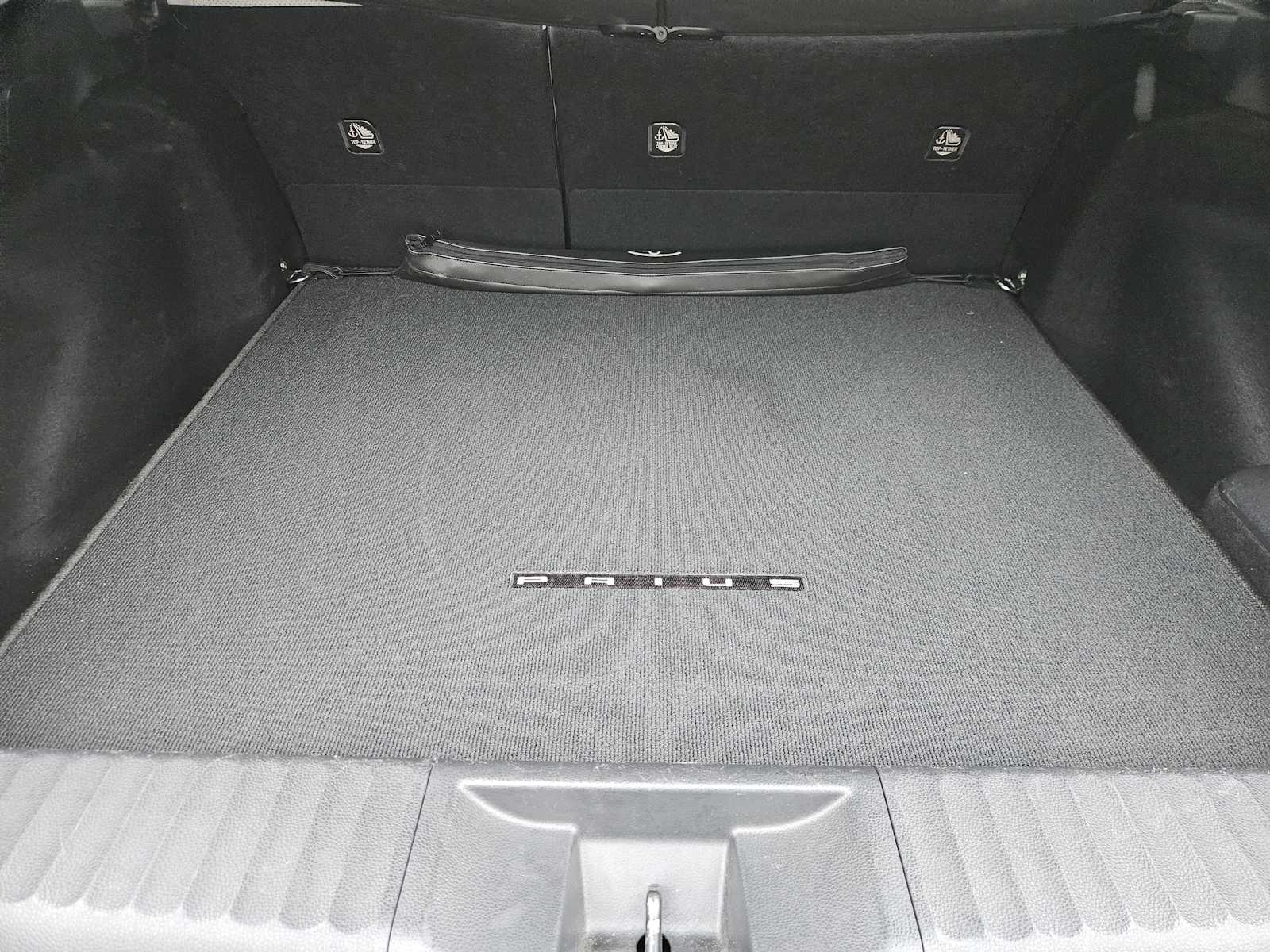 Thumbnail: 2024 Toyota Prius - 31