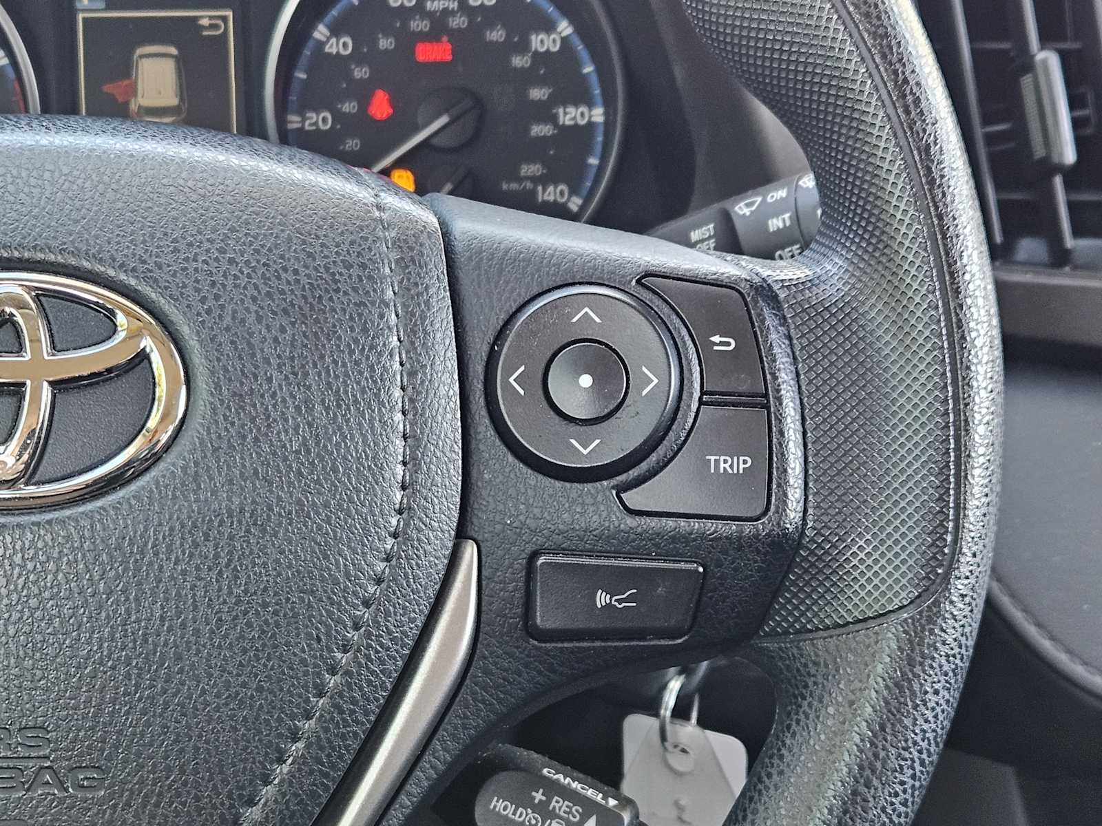 Thumbnail: 2017 Toyota RAV4 - 26