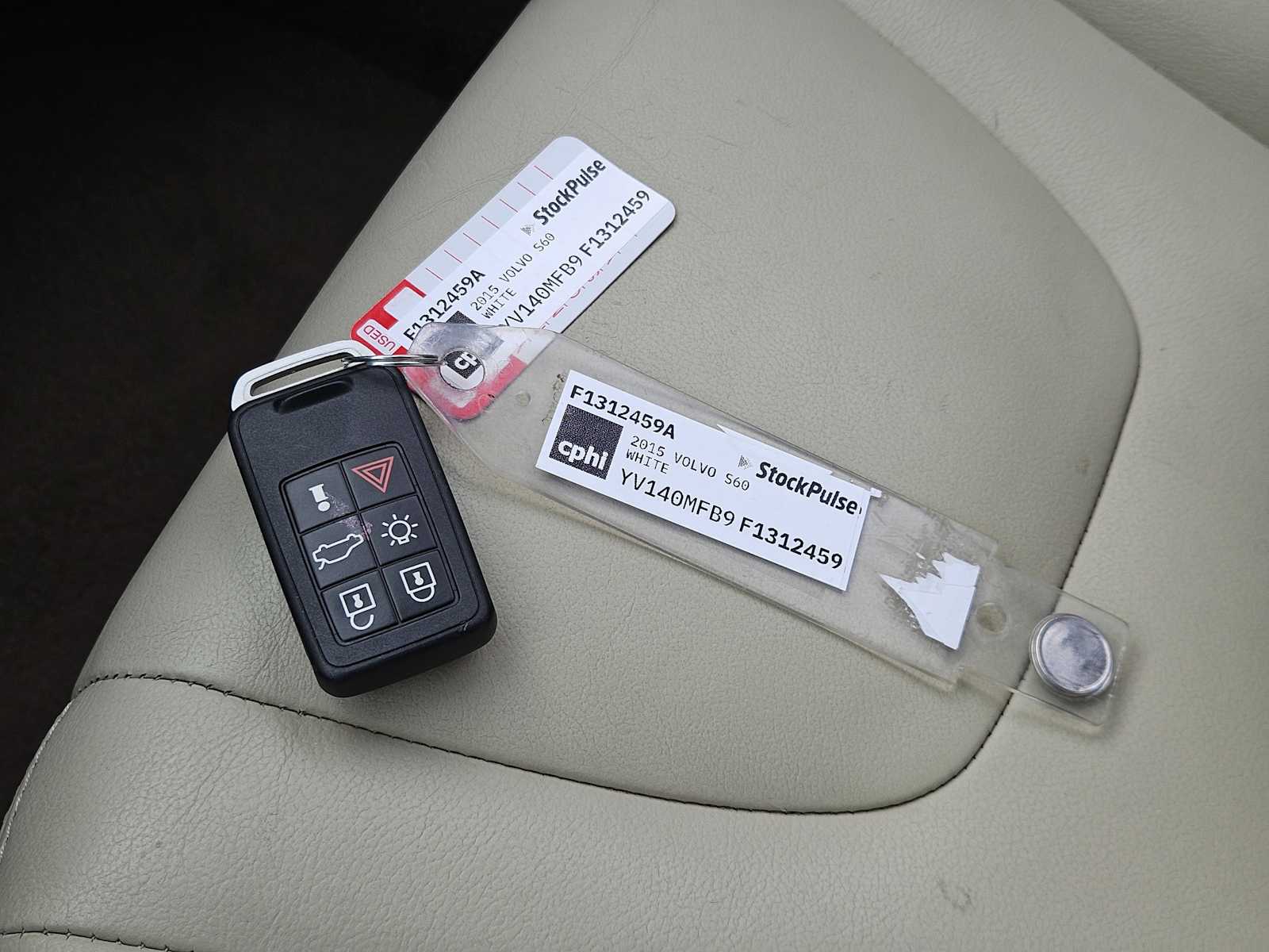 Thumbnail: 2015 Volvo S60 - 32