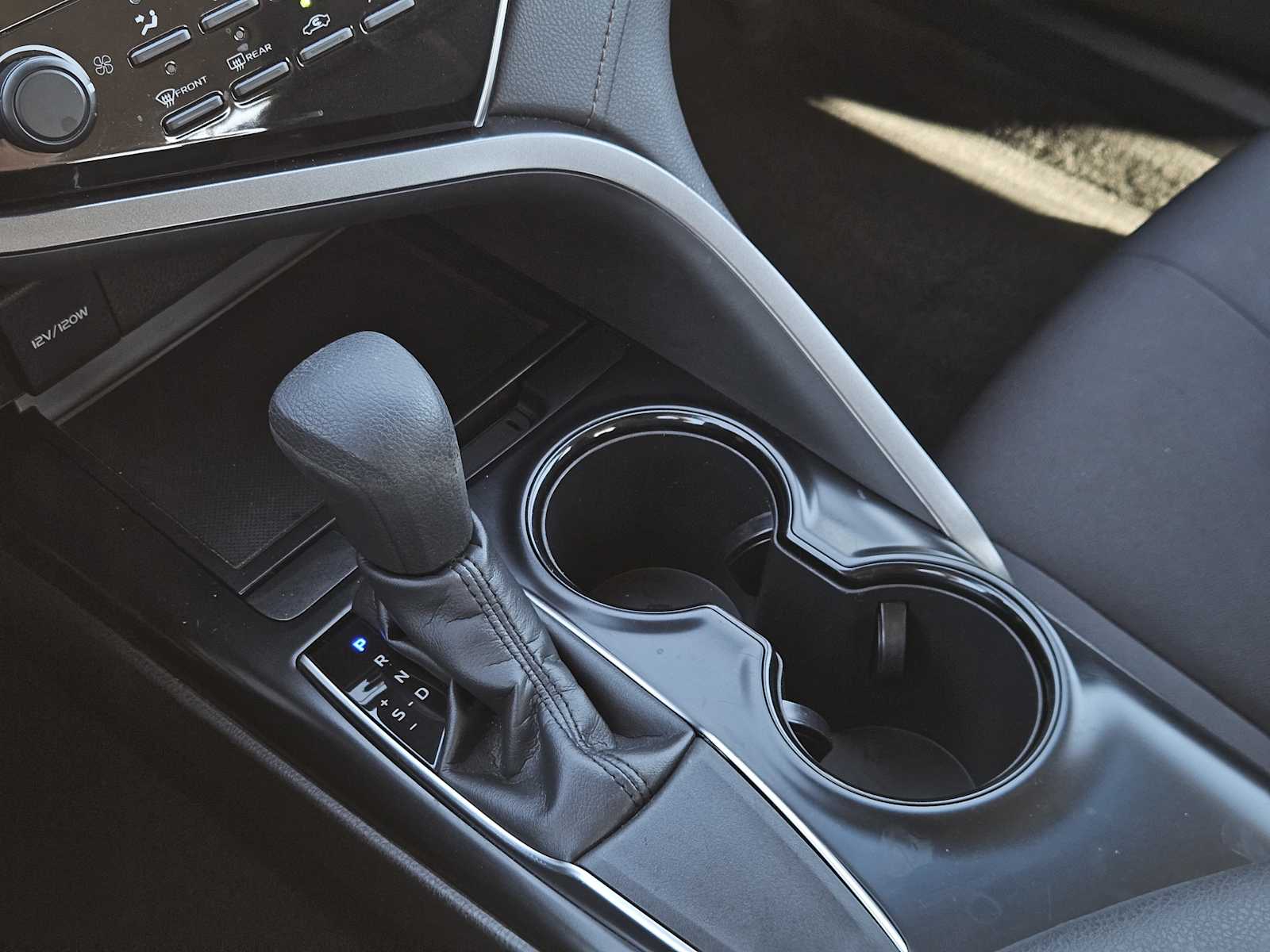 Thumbnail: 2018 Toyota Camry - 20