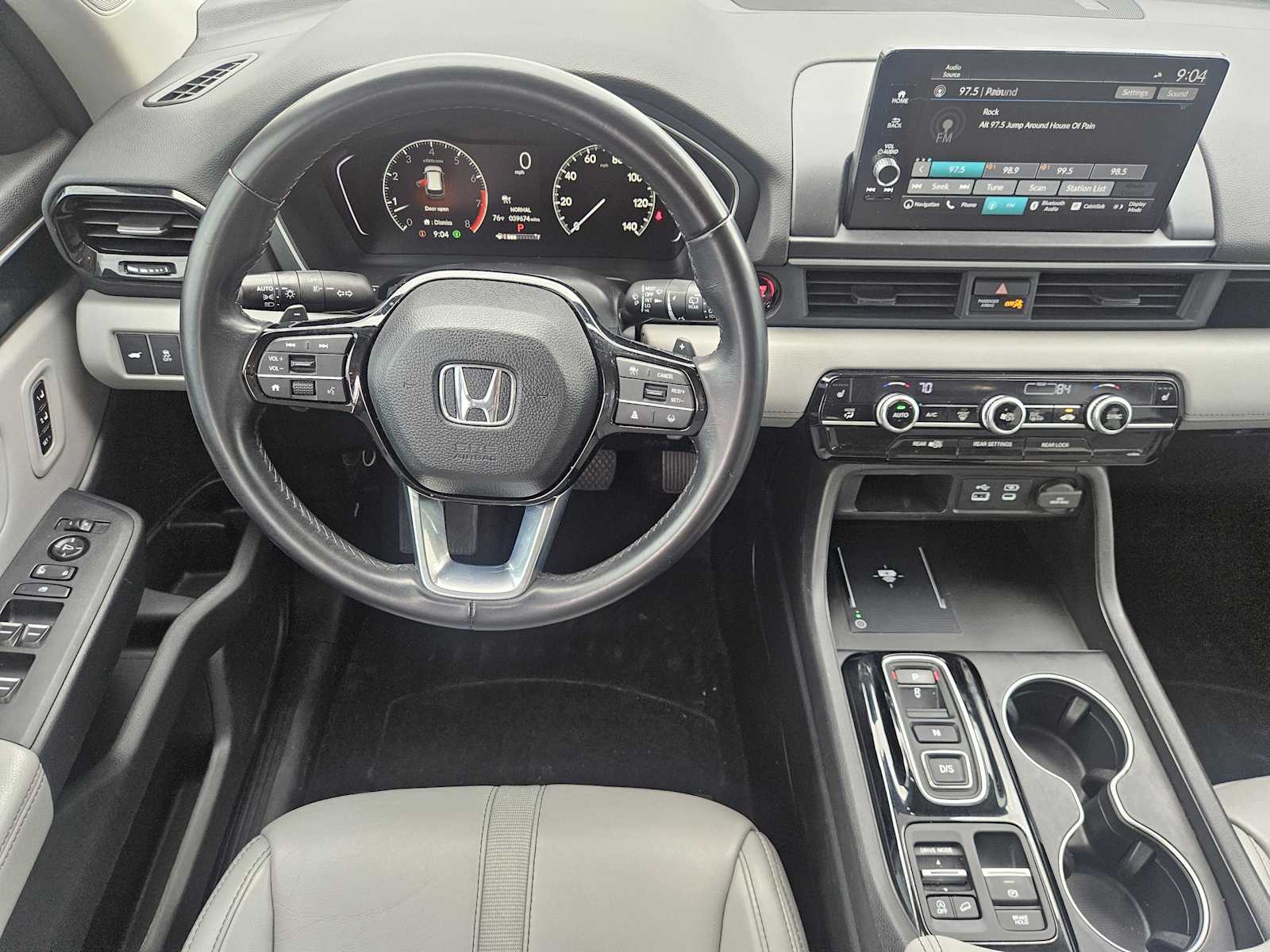 2023 Honda Pilot Touring 25