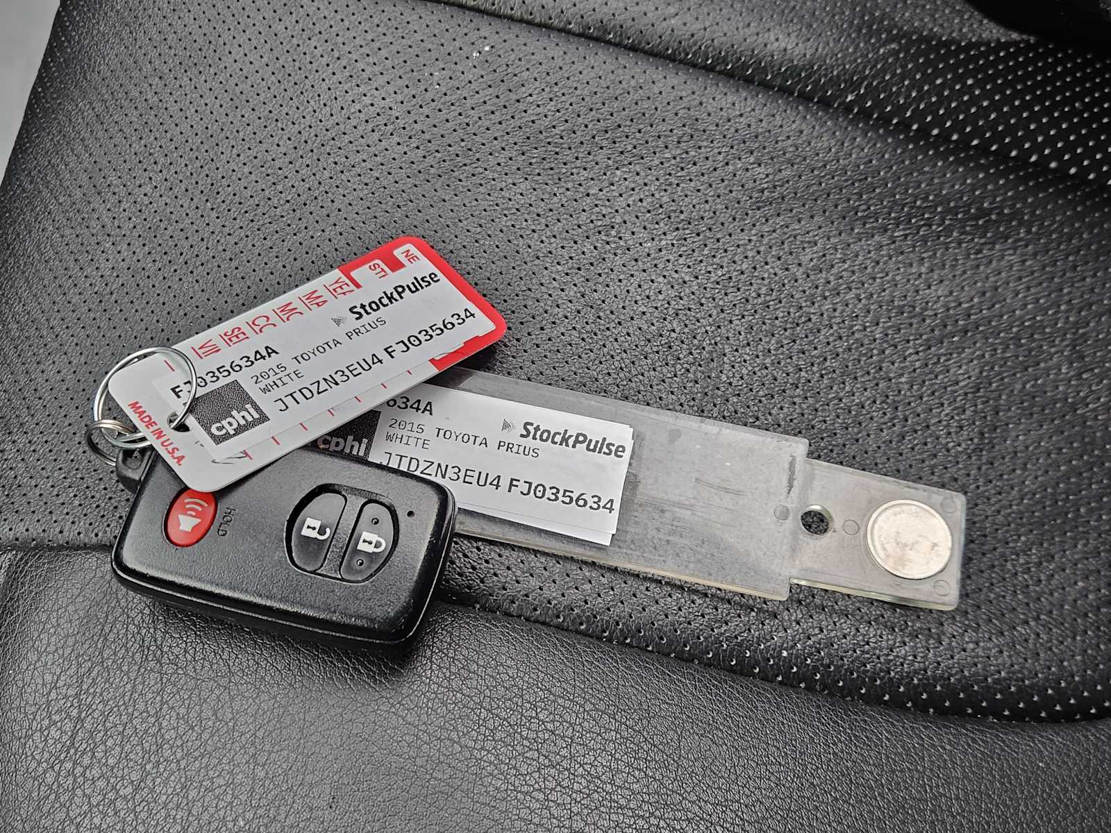 Thumbnail: 2015 Toyota Prius v - 31