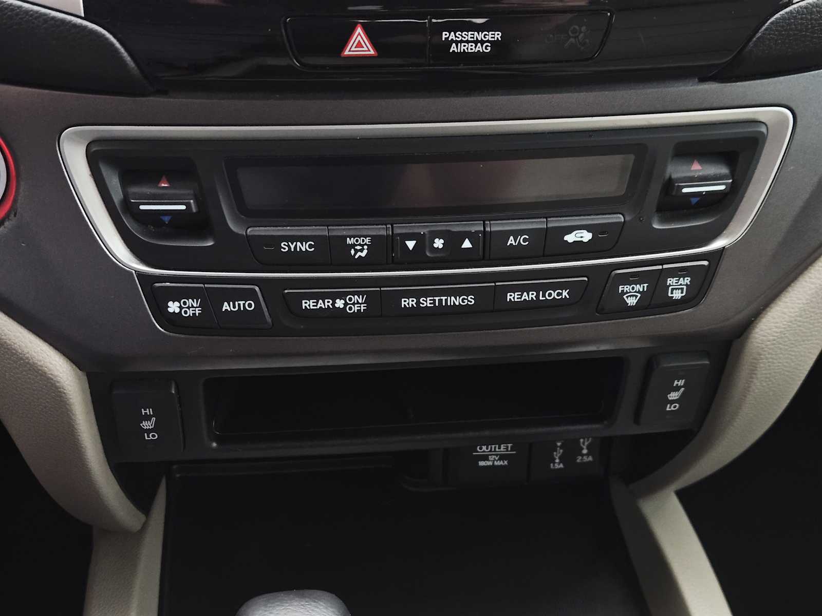 Thumbnail: 2018 Honda Pilot - 17