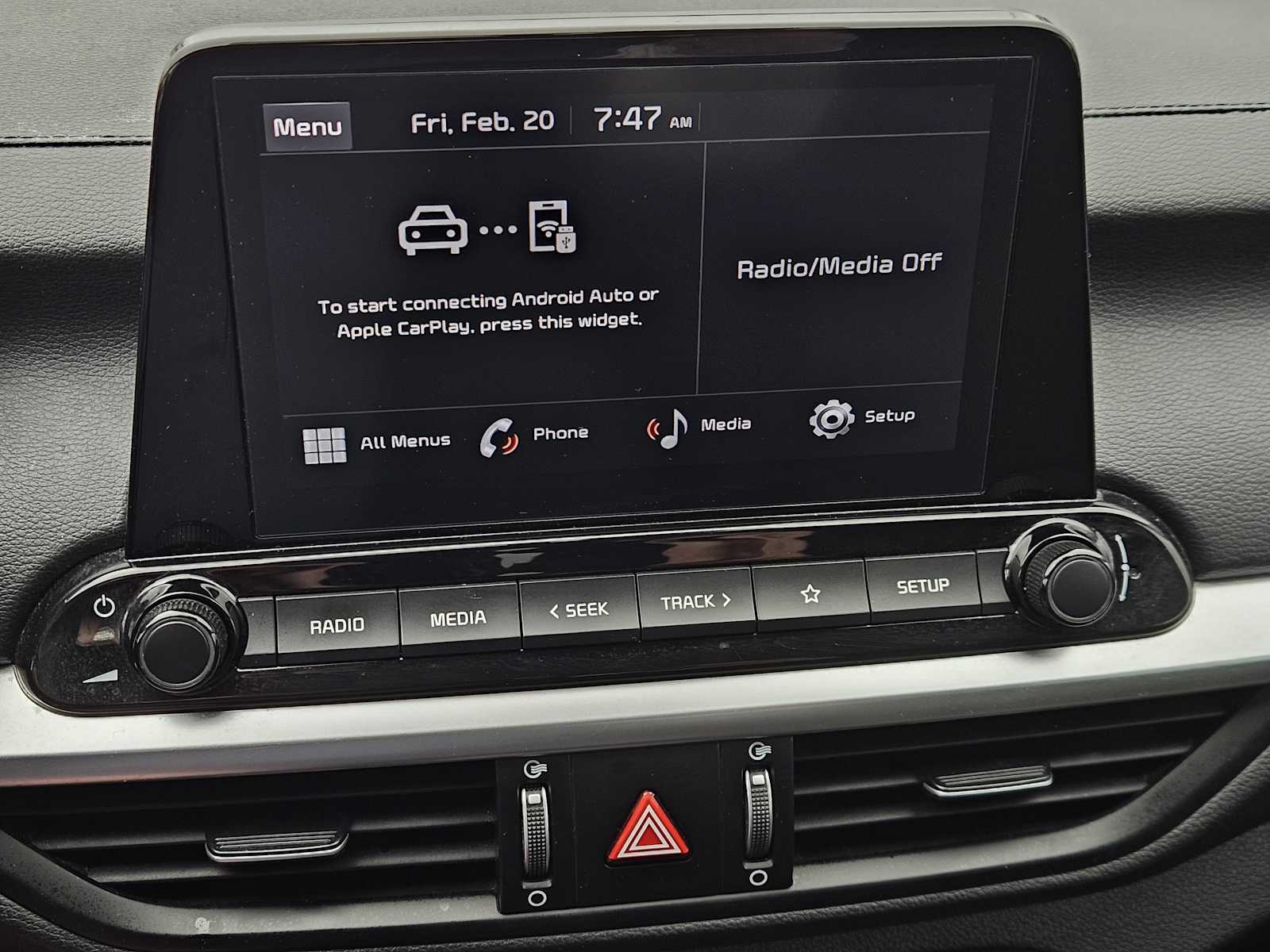 Thumbnail: 2023 Kia Forte - 17