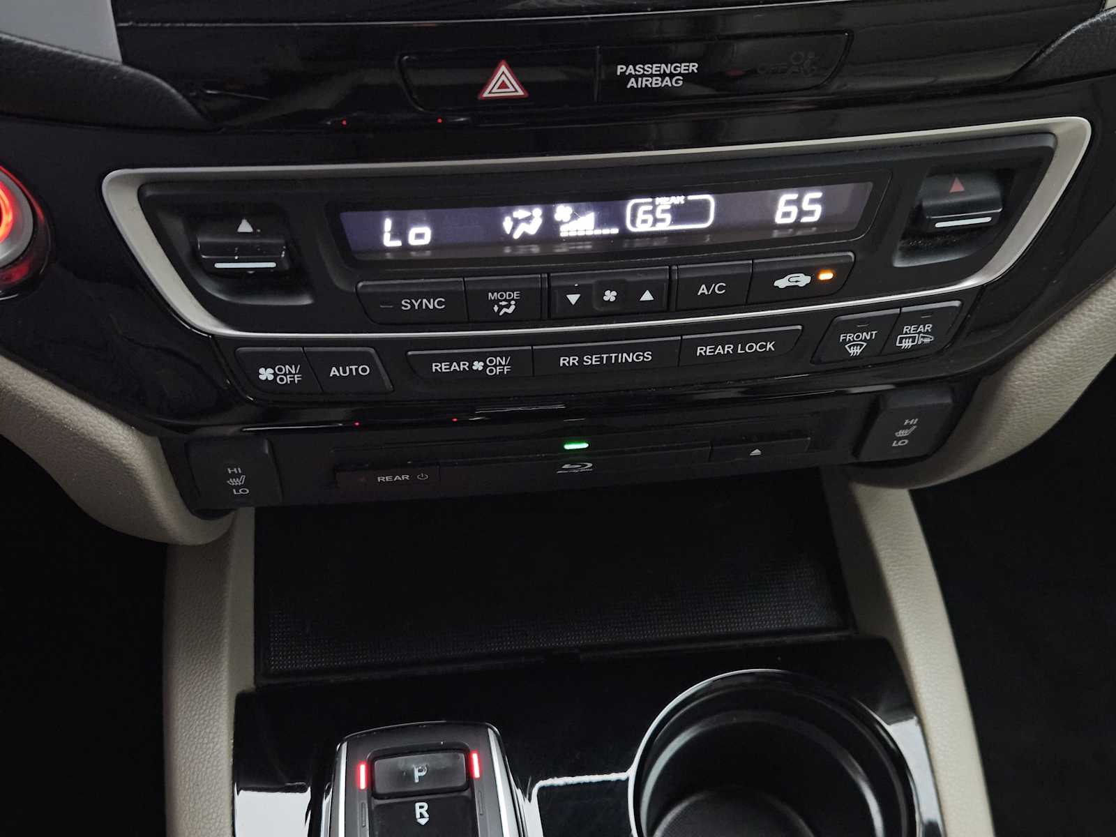 Thumbnail: 2017 Honda Pilot - 19