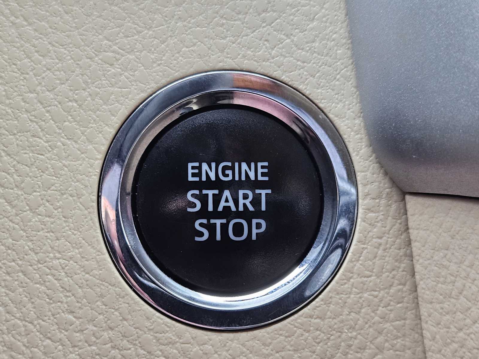 Thumbnail: 2015 Toyota Highlander - 21