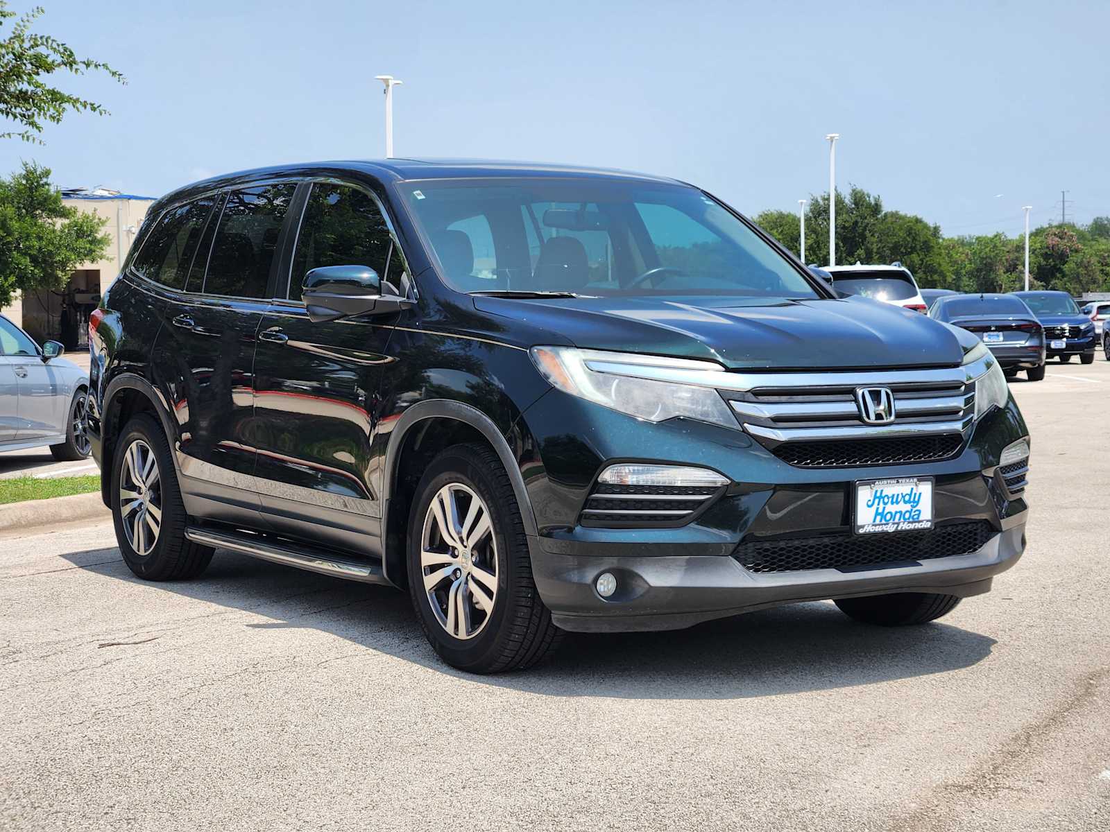 Thumbnail: 2017 Honda Pilot - 3