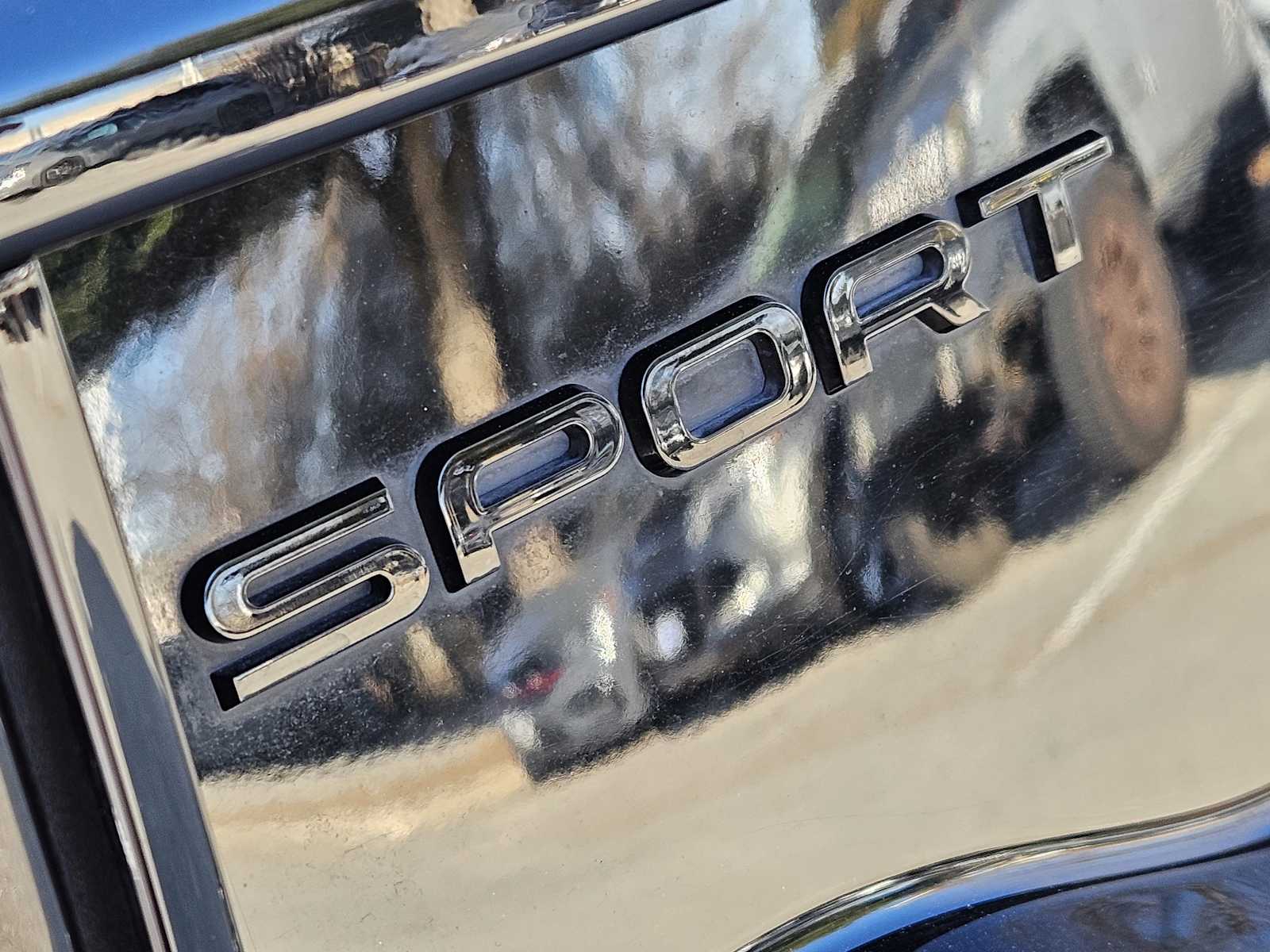 Thumbnail: 2020 Land Rover Discovery Sport - 12