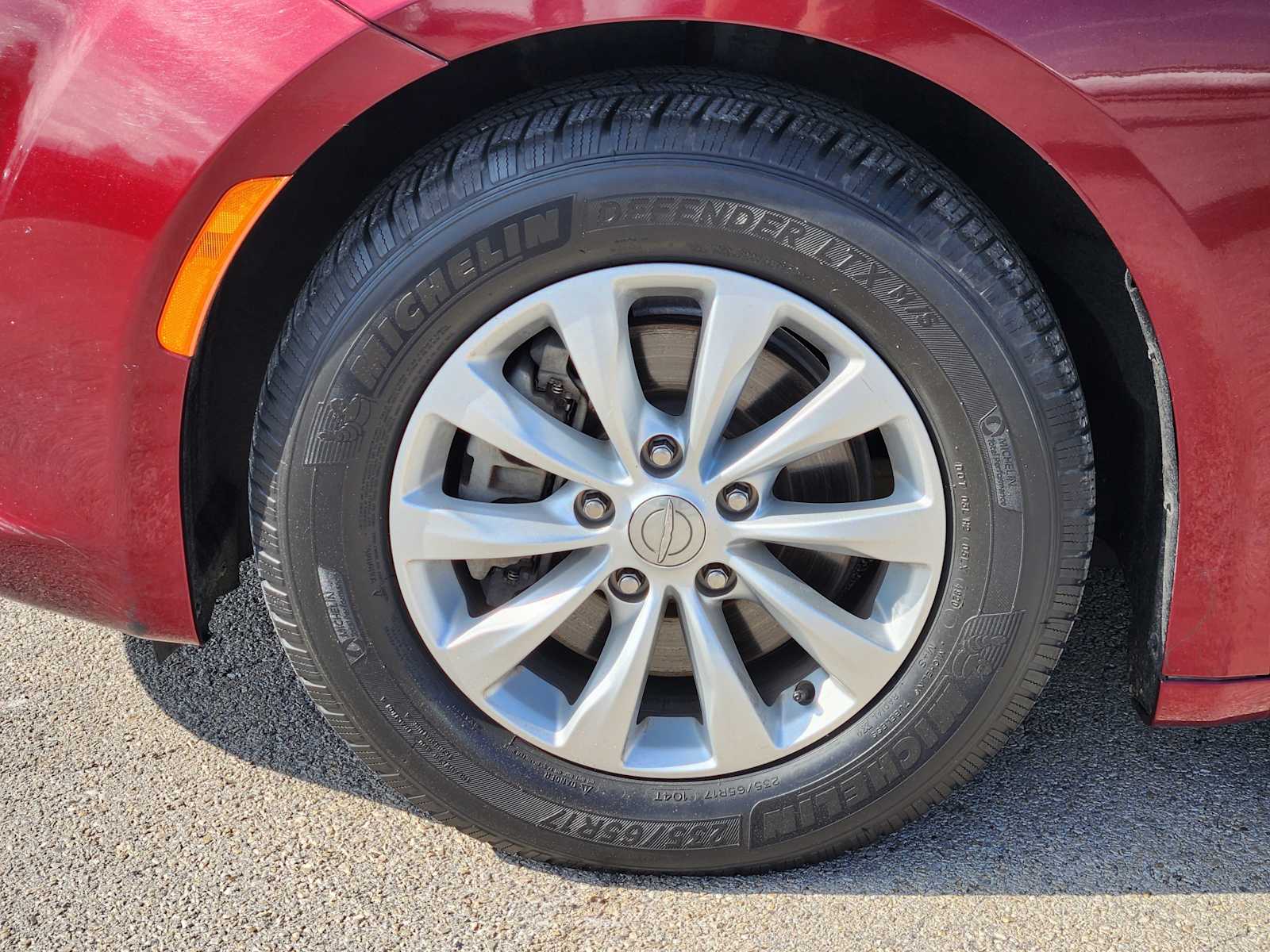 Thumbnail: 2017 Chrysler Pacifica - 9