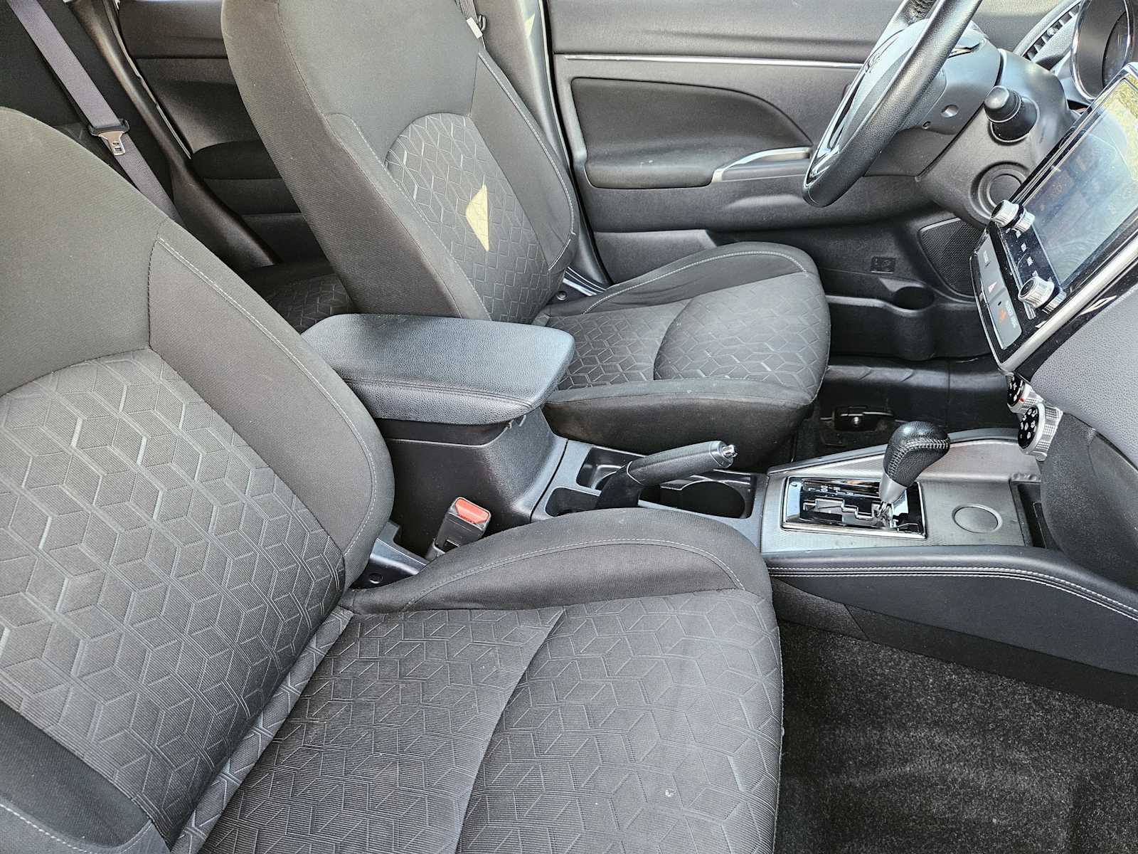 Thumbnail: 2021 Mitsubishi Outlander Sport - 13