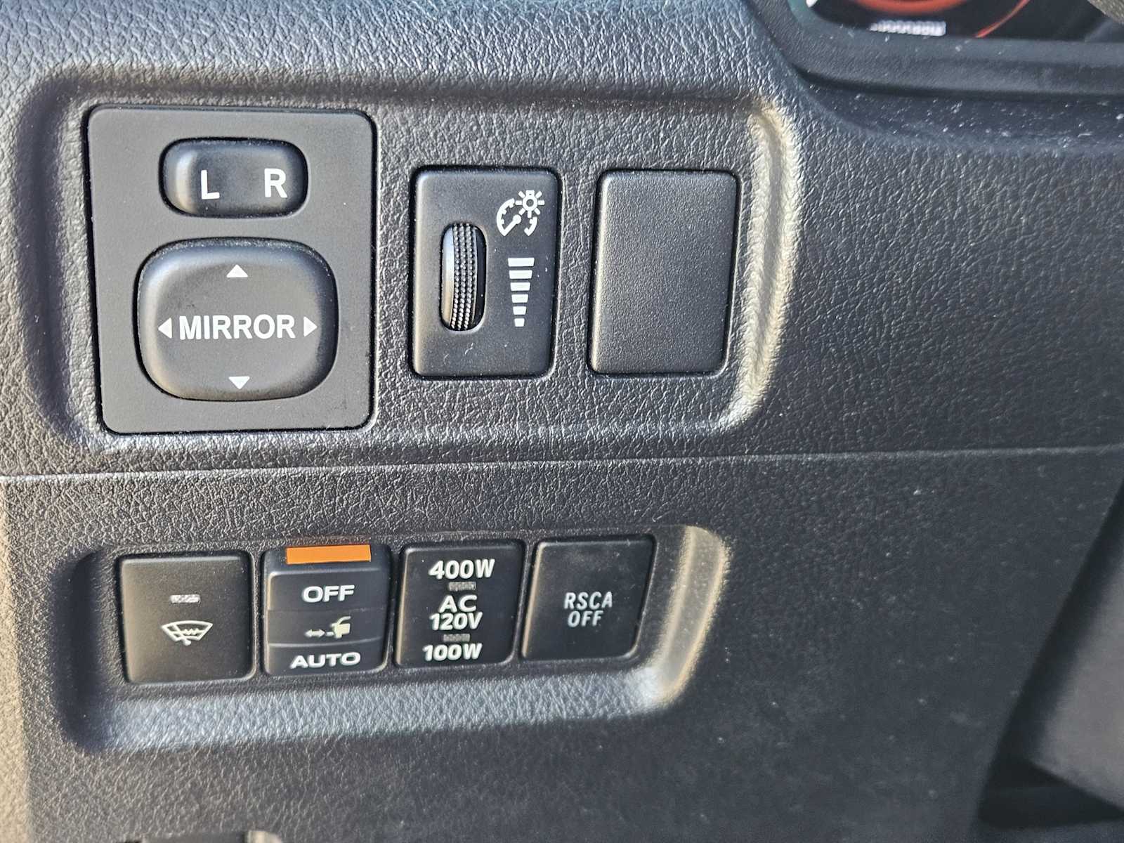 Thumbnail: 2012 Toyota 4Runner - 23