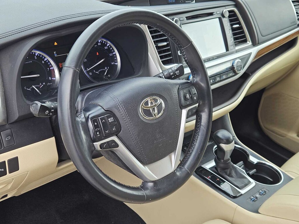 Used 2017 Toyota Highlander Limited SUV