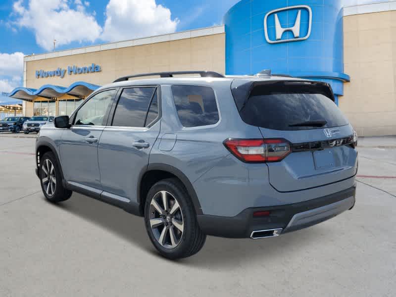 2025 Honda Pilot Touring photo 3