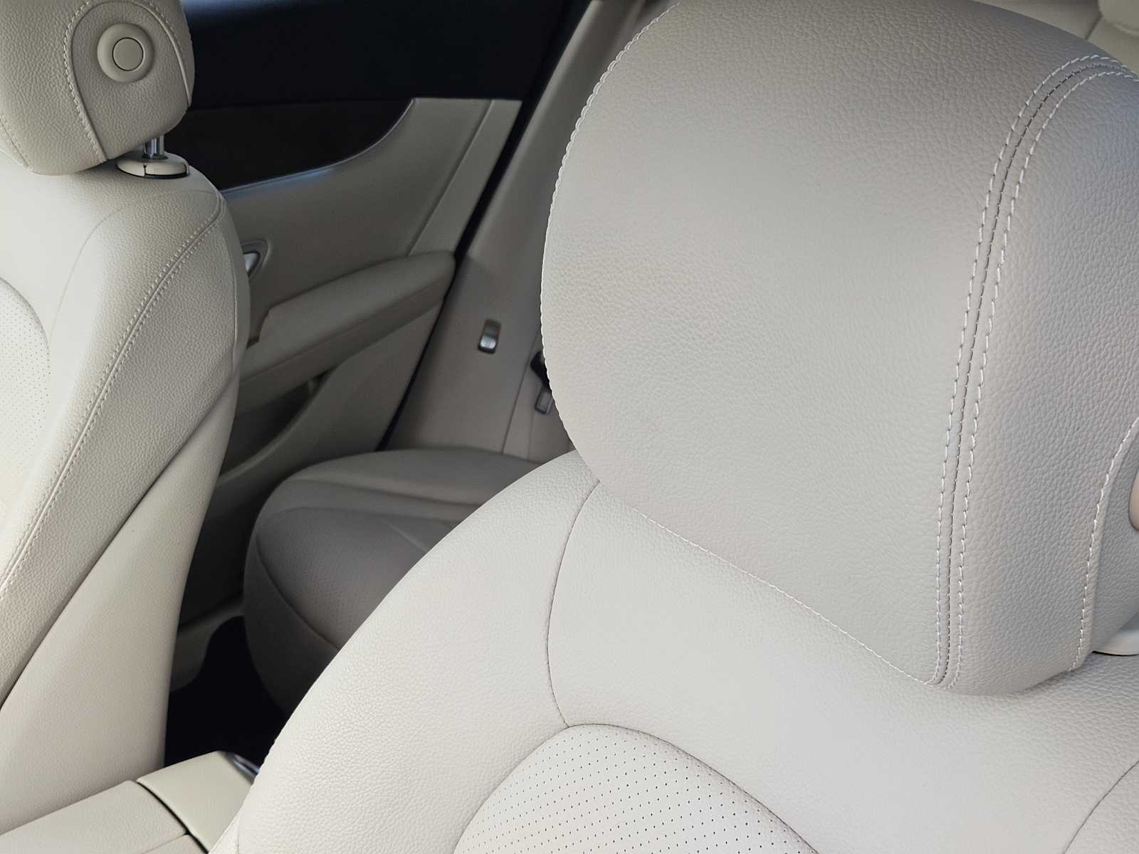 Thumbnail: 2017 Mercedes-Benz GLC - 14