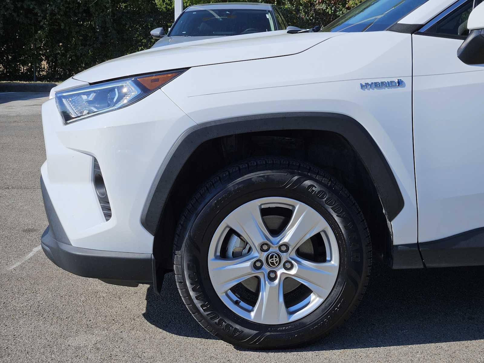 Thumbnail: 2021 Toyota RAV4 - 8