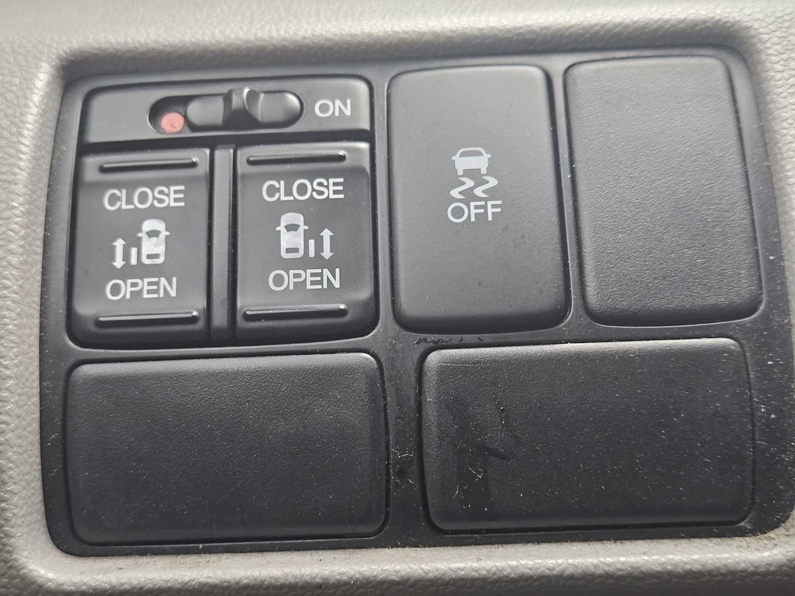 Thumbnail: 2014 Honda Odyssey - 22