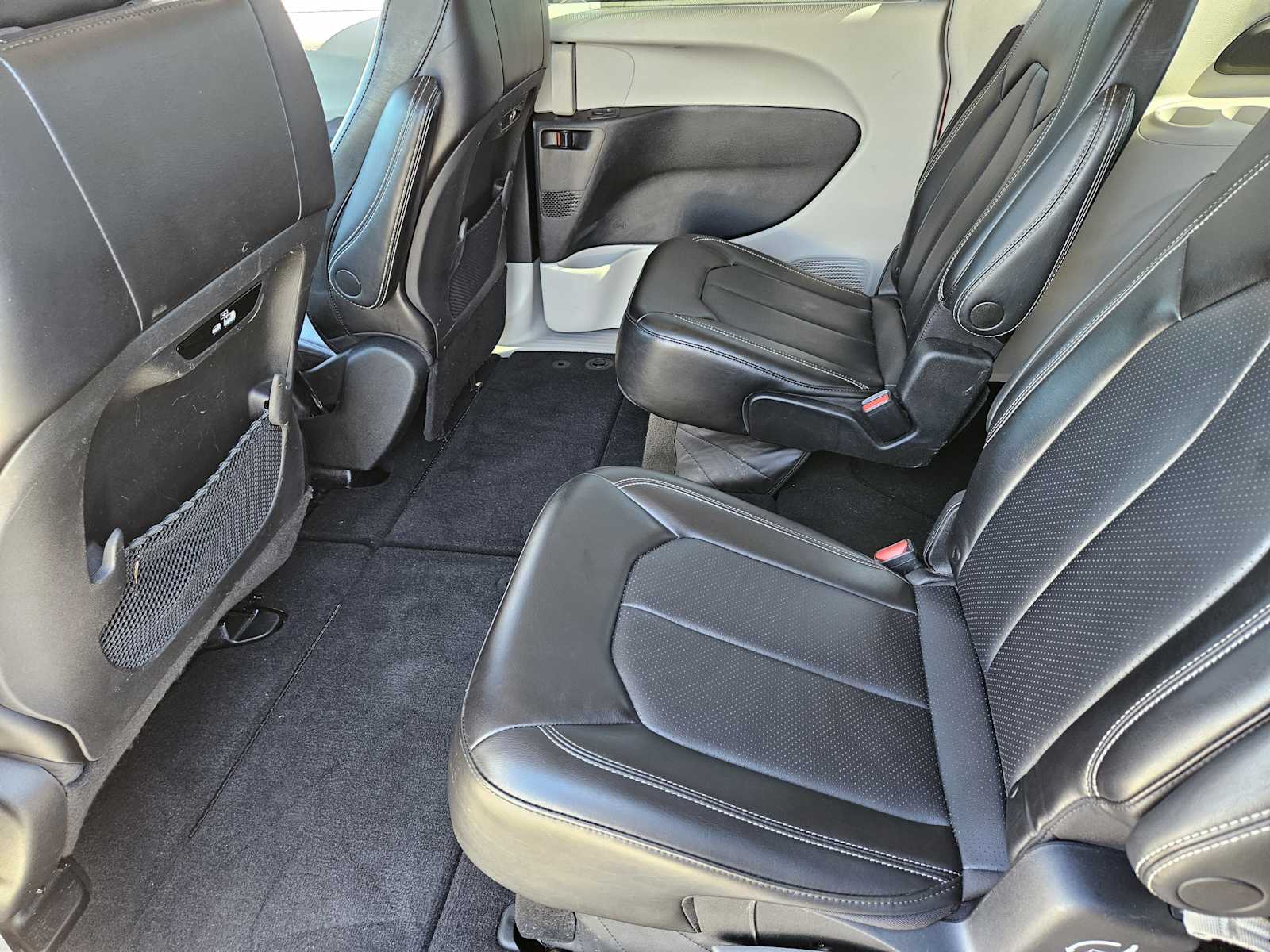 Thumbnail: 2023 Chrysler Pacifica - 29