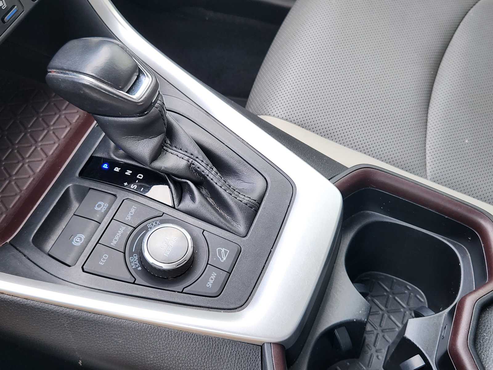 Thumbnail: 2019 Toyota RAV4 - 20