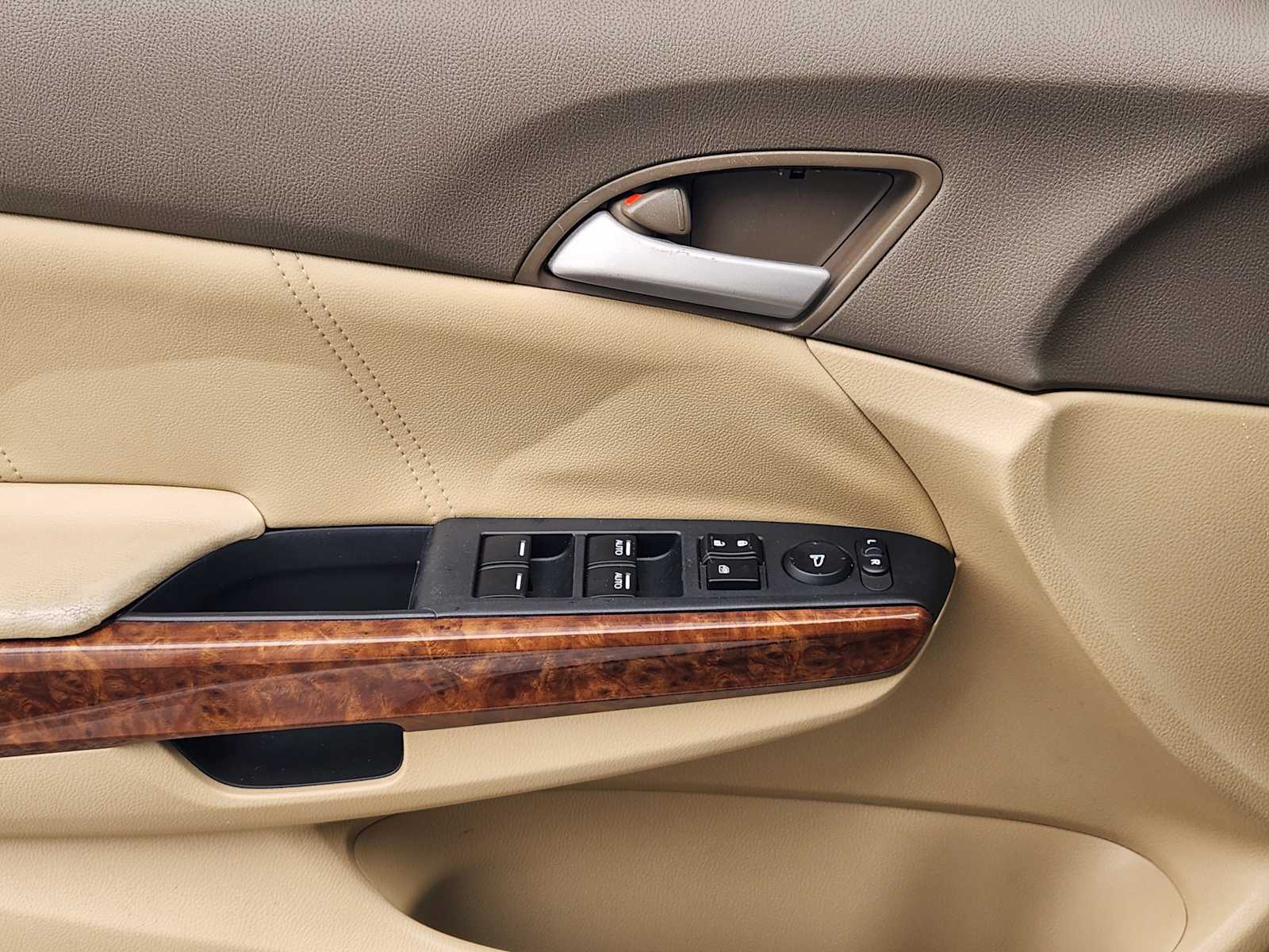 Thumbnail: 2010 Honda Accord - 22