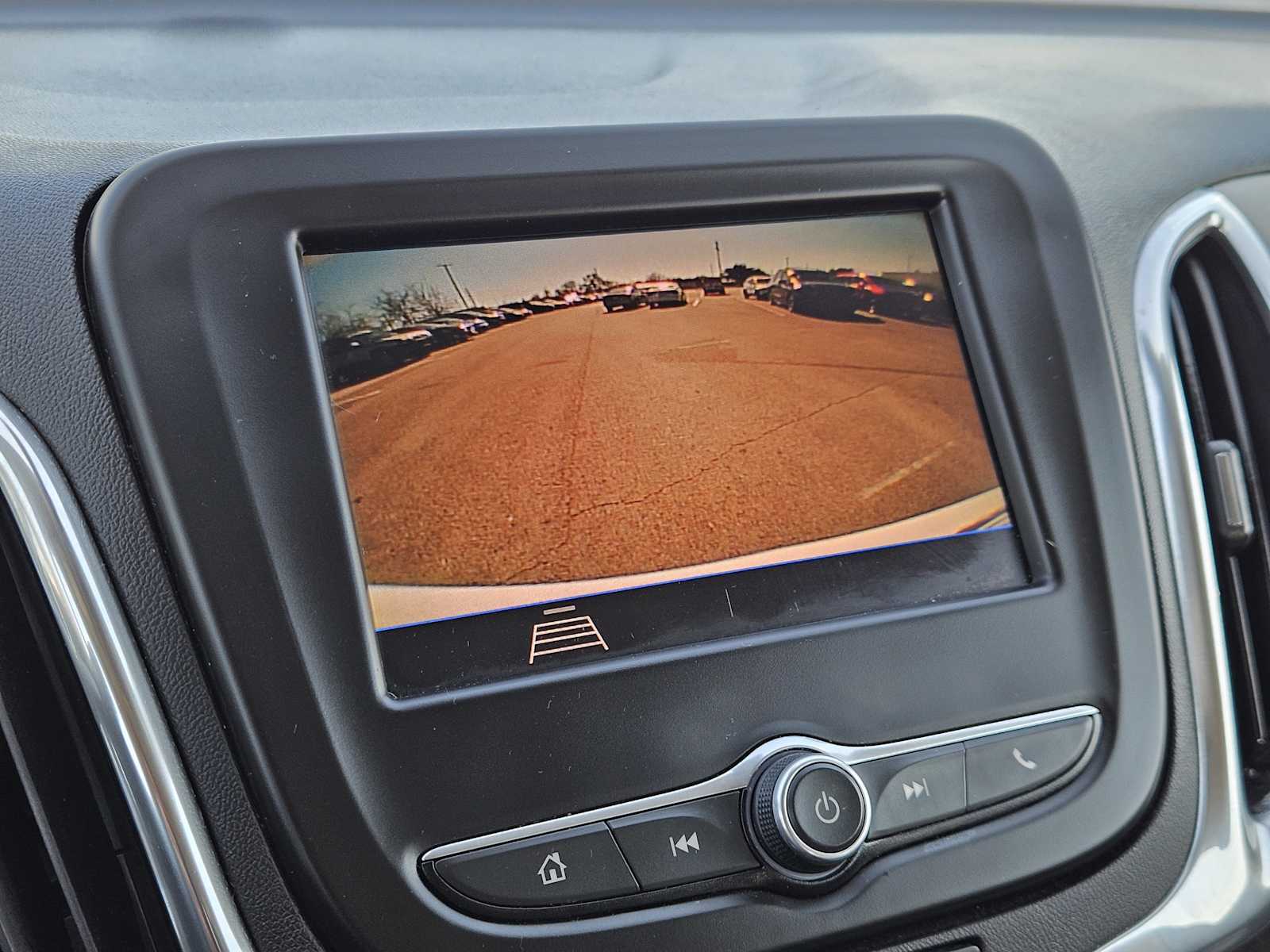 Thumbnail: 2020 Chevrolet Equinox - 16