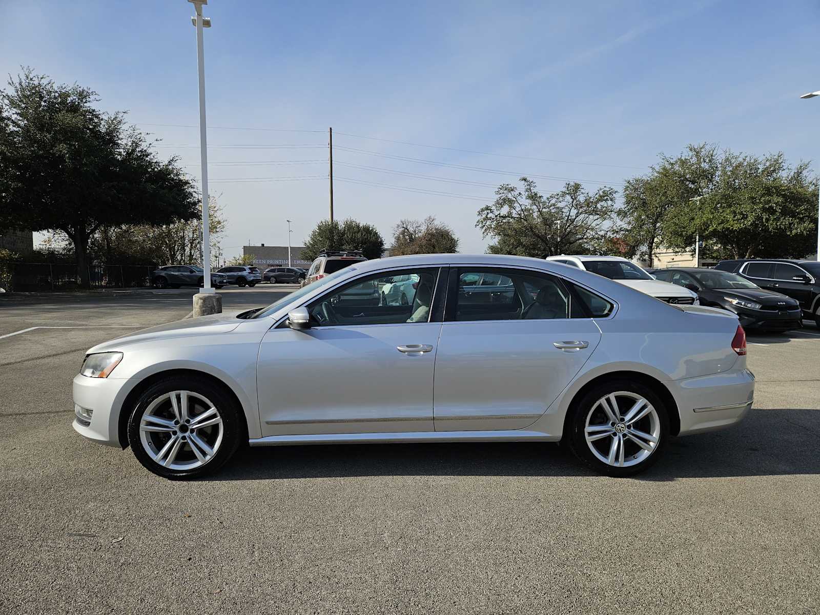 Thumbnail: 2013 Volkswagen Passat - 4