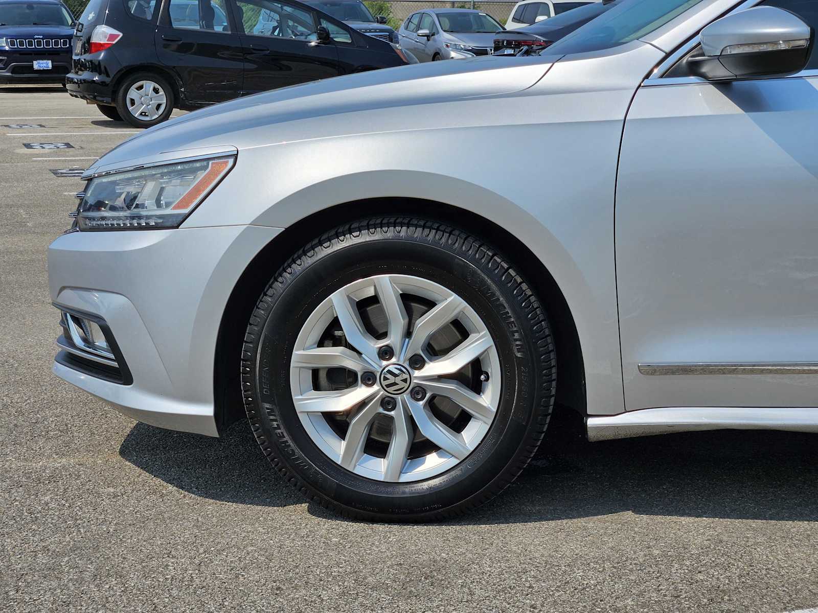 Thumbnail: 2016 Volkswagen Passat - 8
