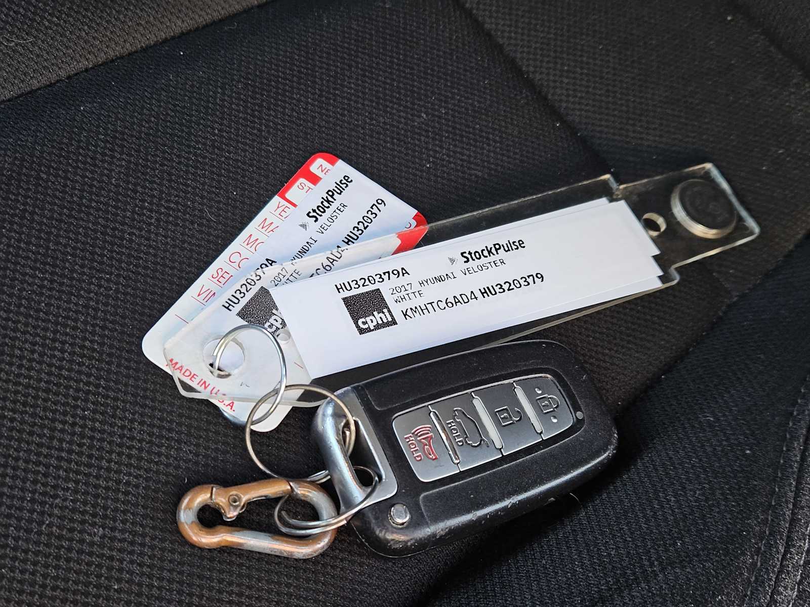 Thumbnail: 2017 Hyundai Veloster - 31