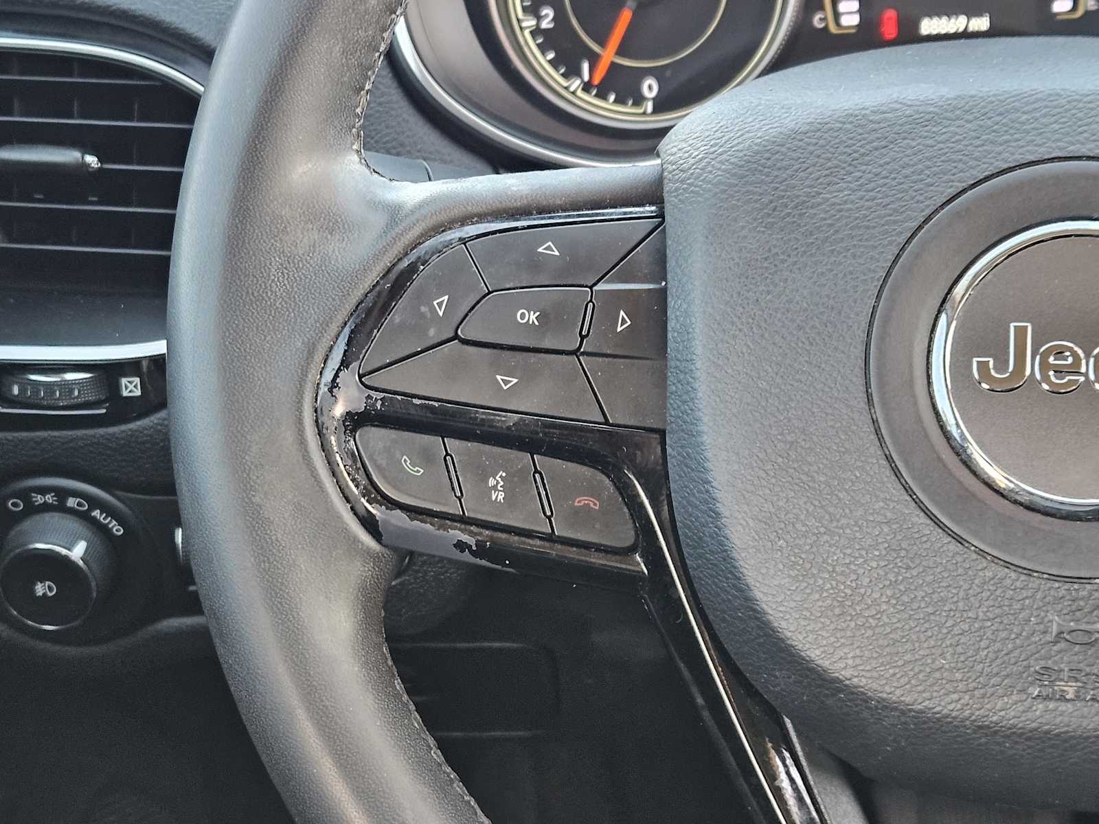 Thumbnail: 2020 Jeep Cherokee - 25