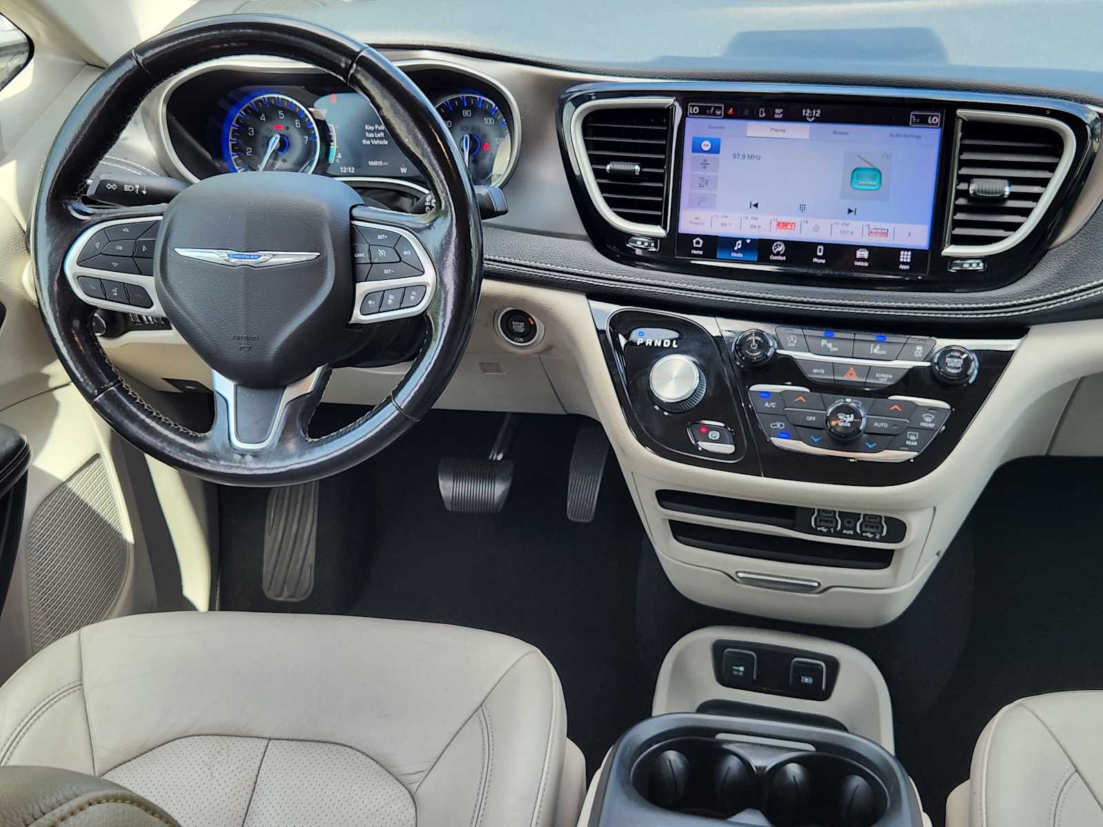 Thumbnail: 2021 Chrysler Pacifica - 24