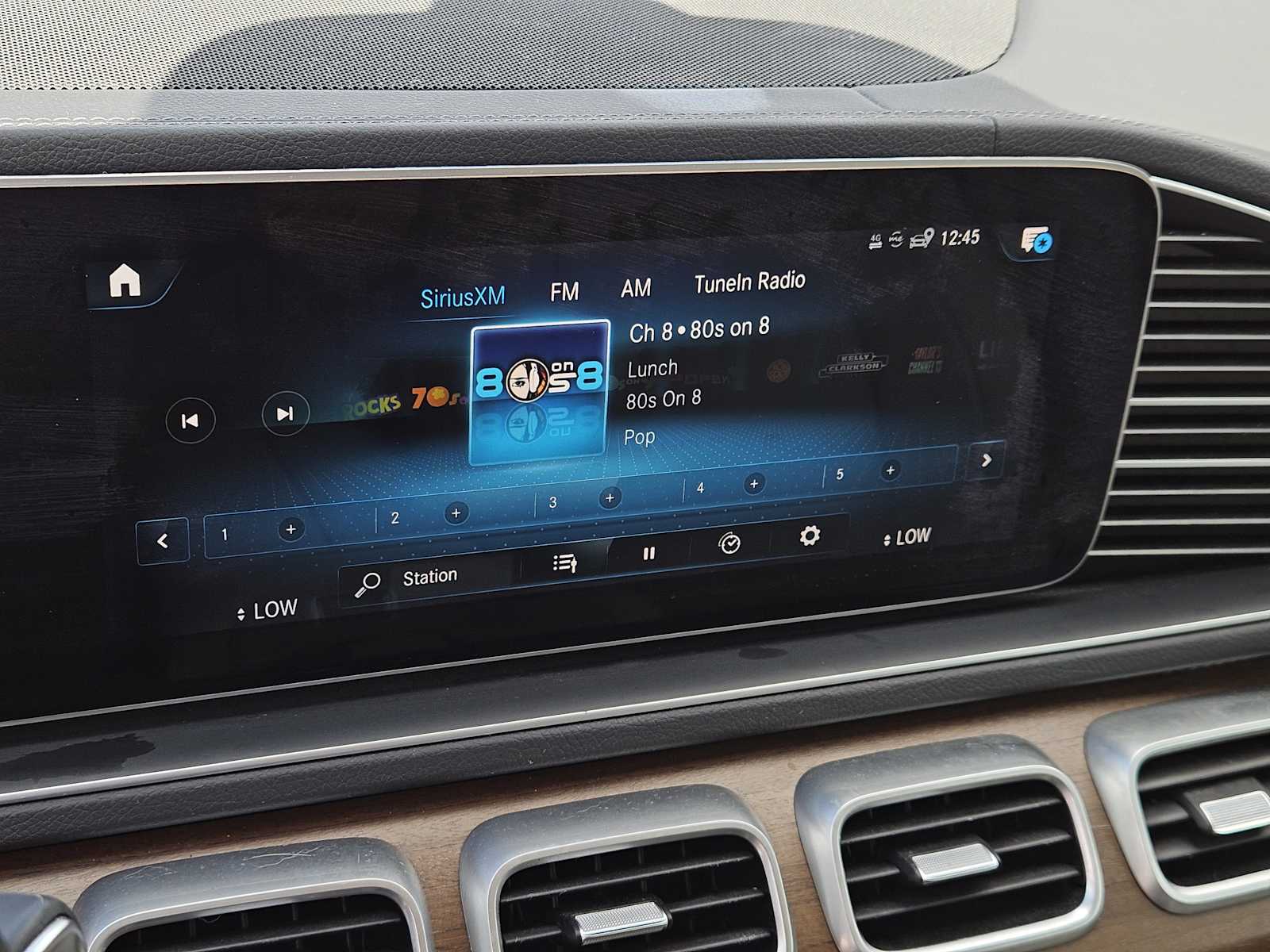 Thumbnail: 2023 Mercedes-Benz GLE - 17